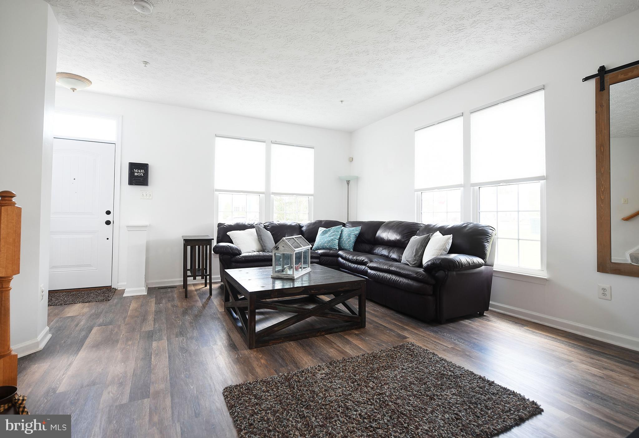 CONSTANT FRIENDSHIP - Residential