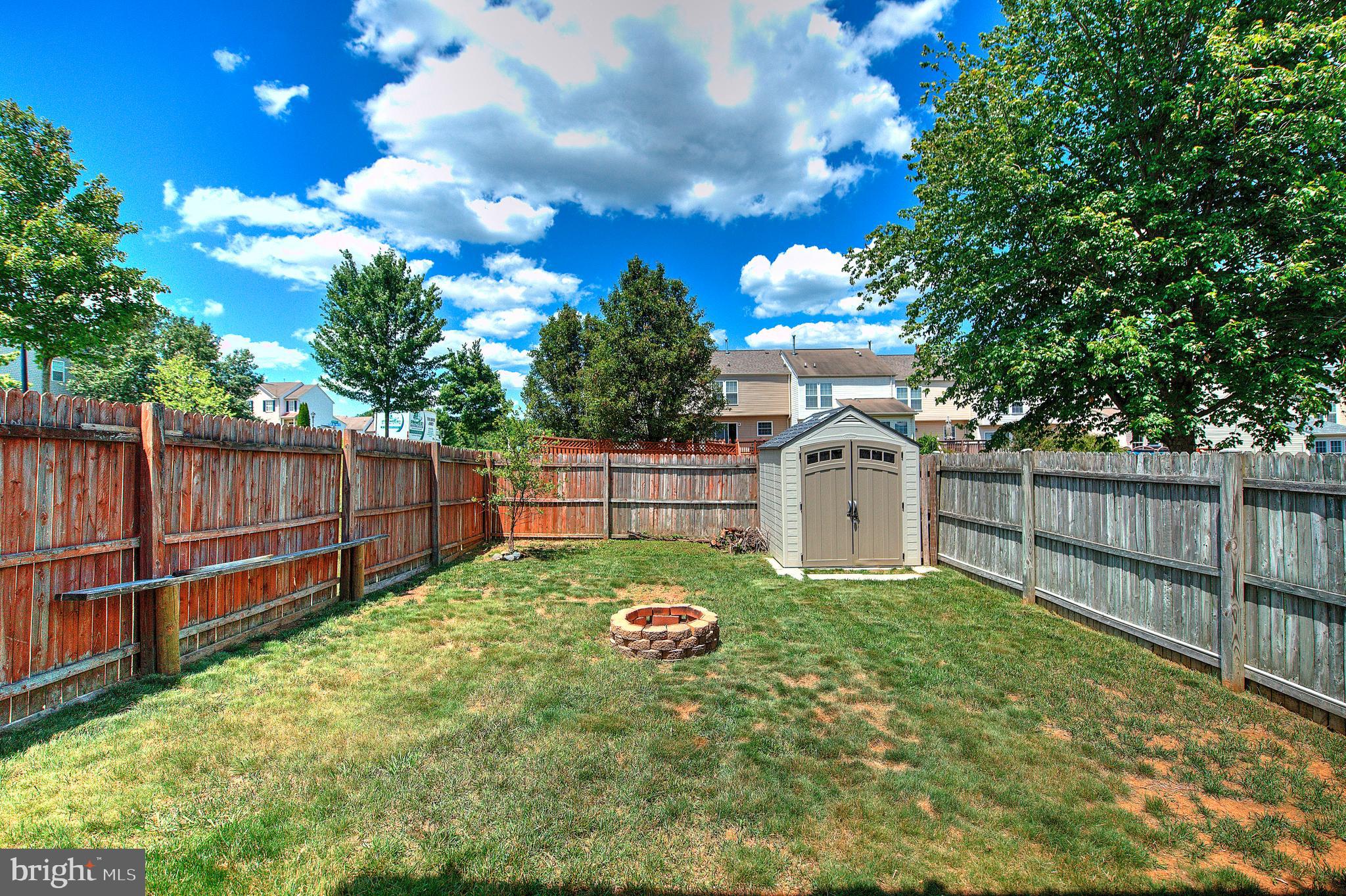 CONSTANT FRIENDSHIP - Residential