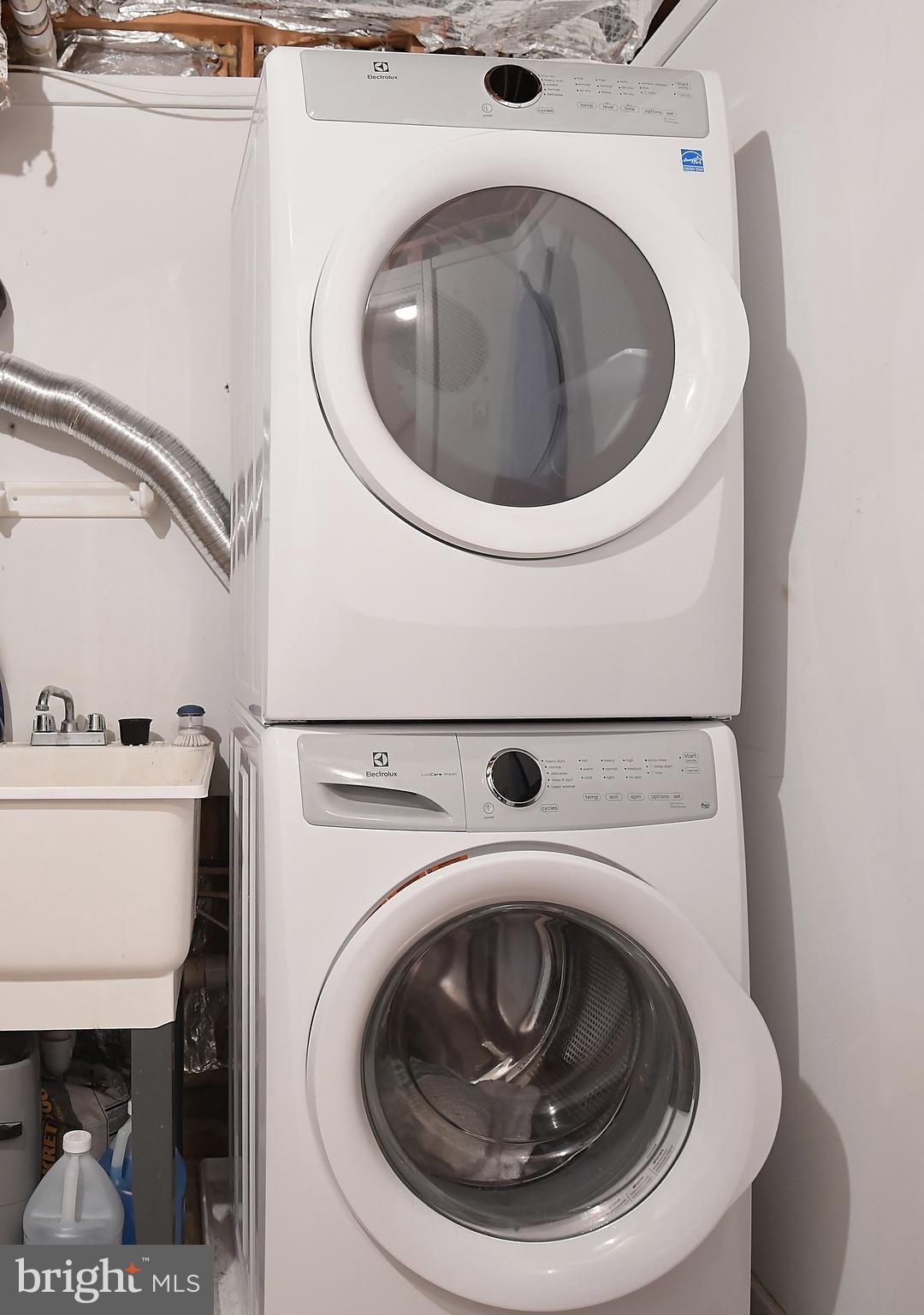 CONSTANT FRIENDSHIP - Residential