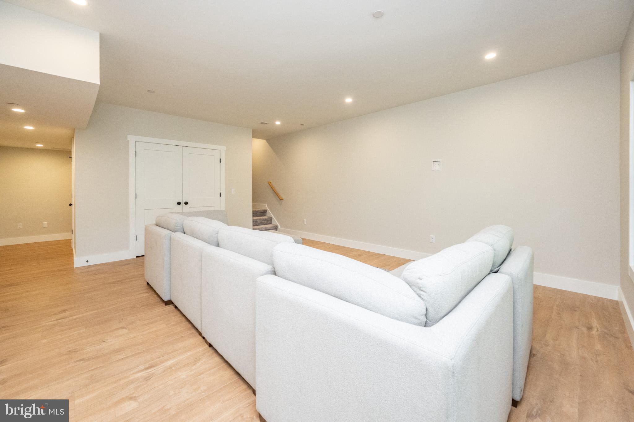 RED BRUSH - Residential