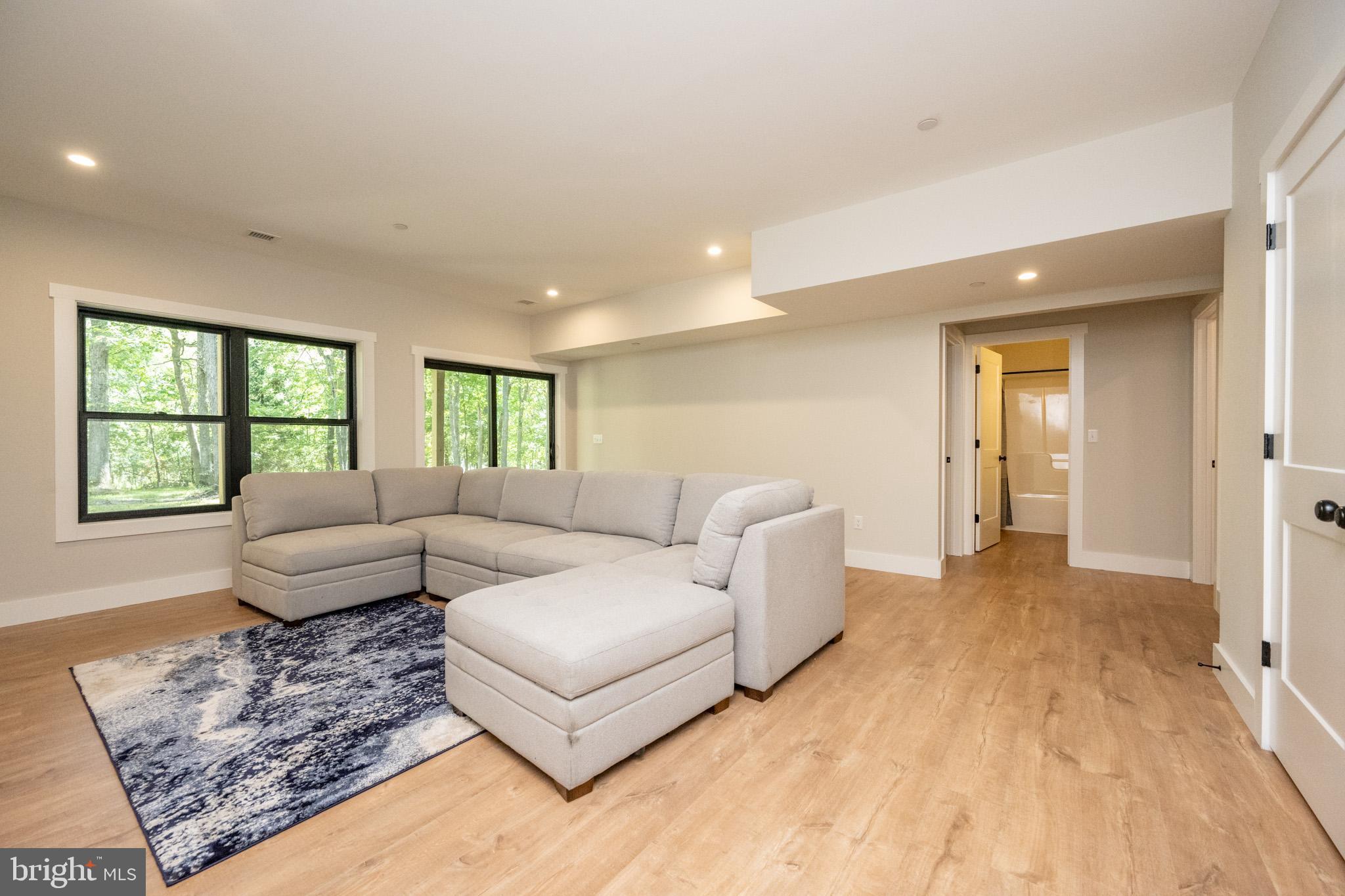 RED BRUSH - Residential