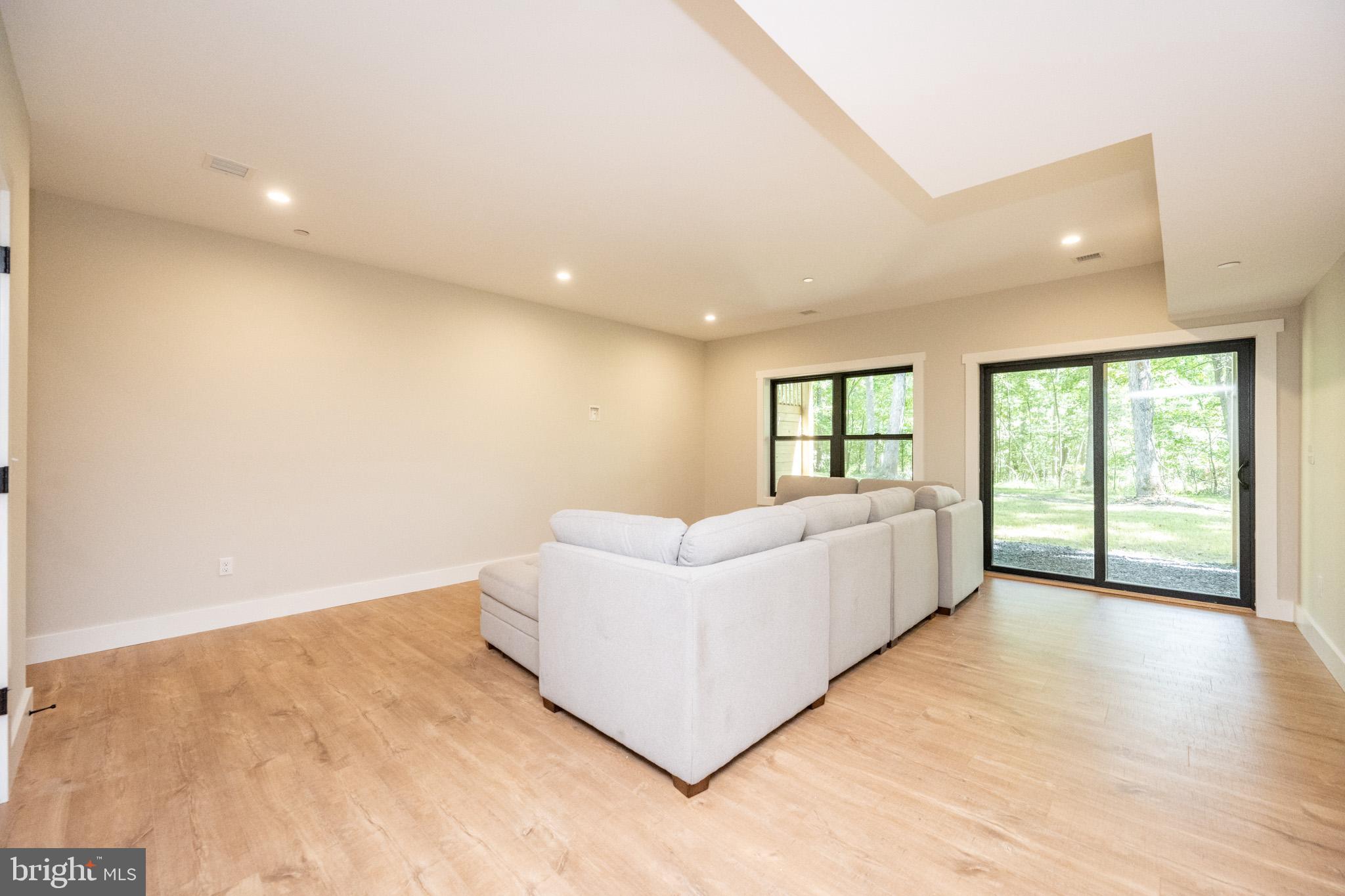 RED BRUSH - Residential