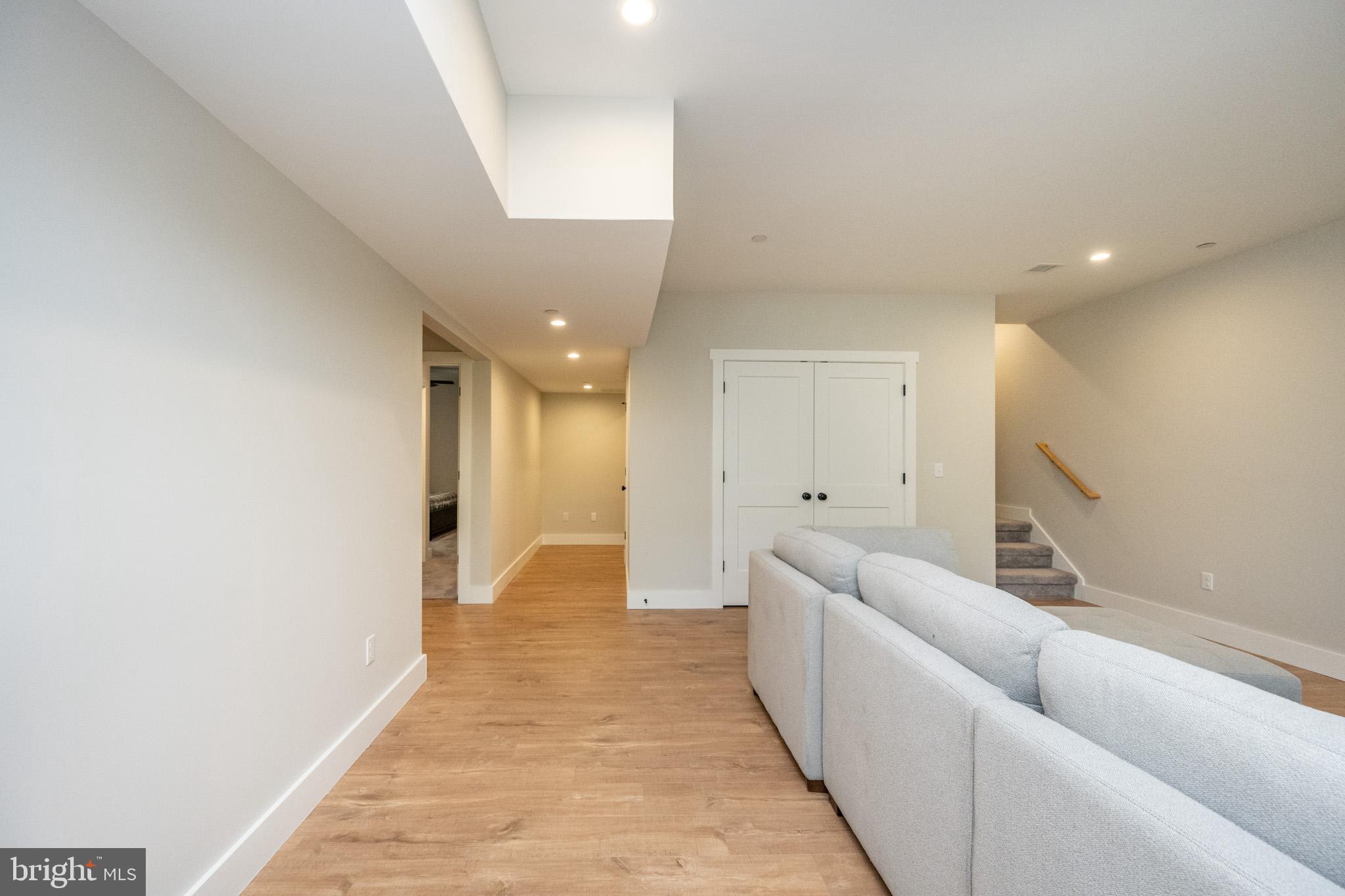 RED BRUSH - Residential