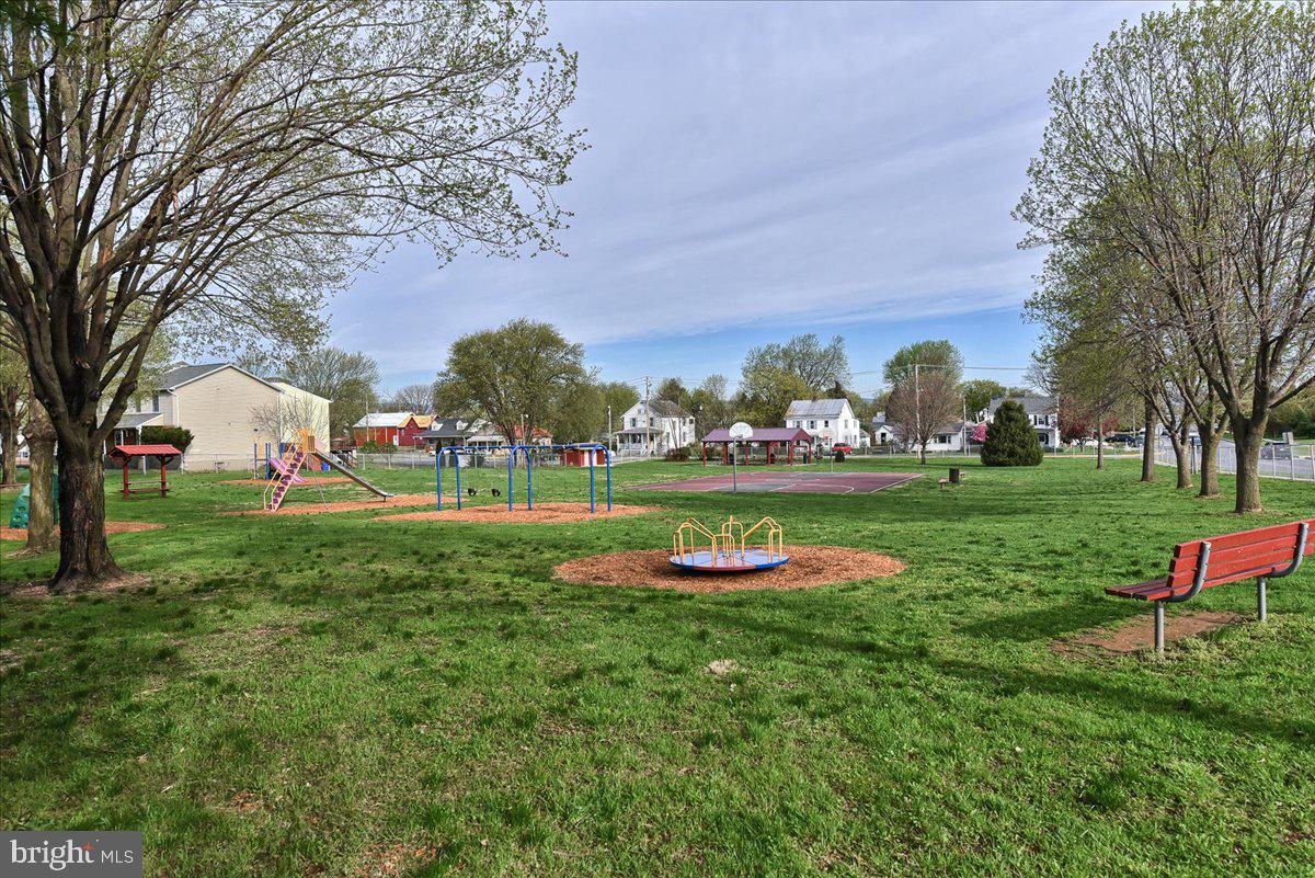 SUN MEADOW - Residential