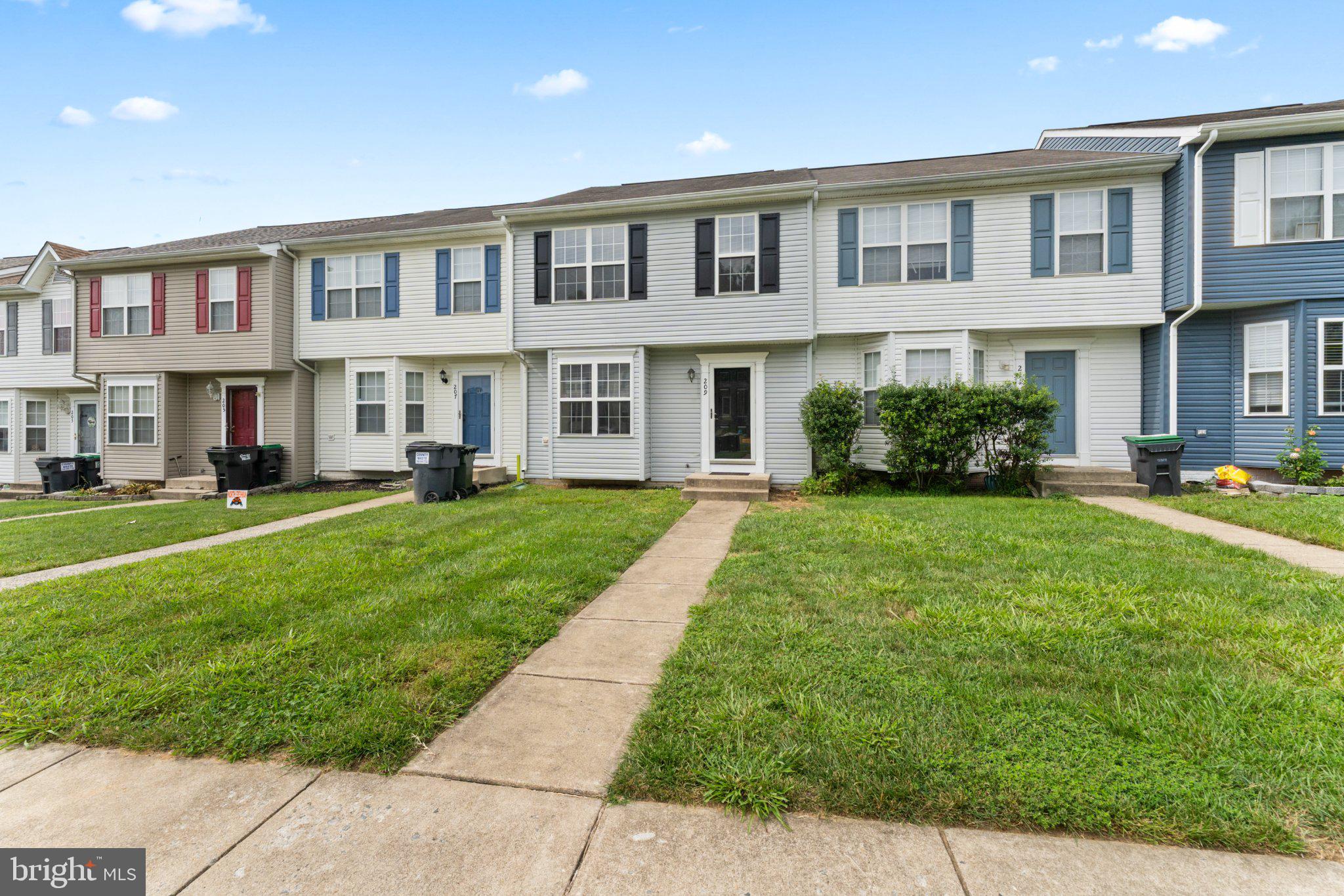 209 ILONA COURT