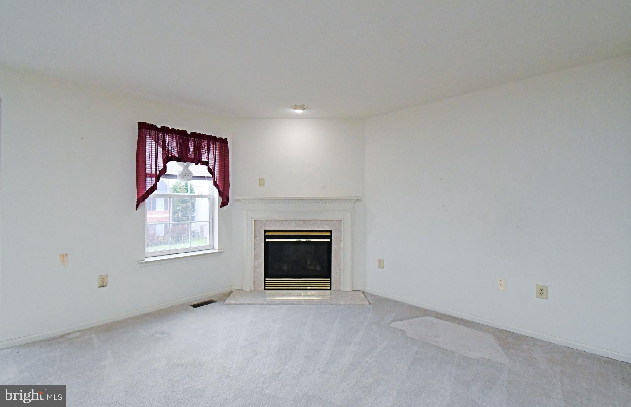 COURT AT THE LEDGES - Residential