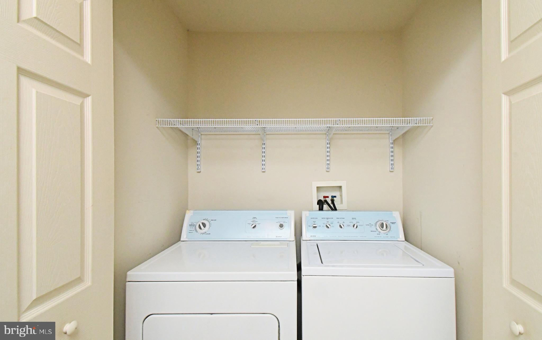 COURT AT THE LEDGES - Residential