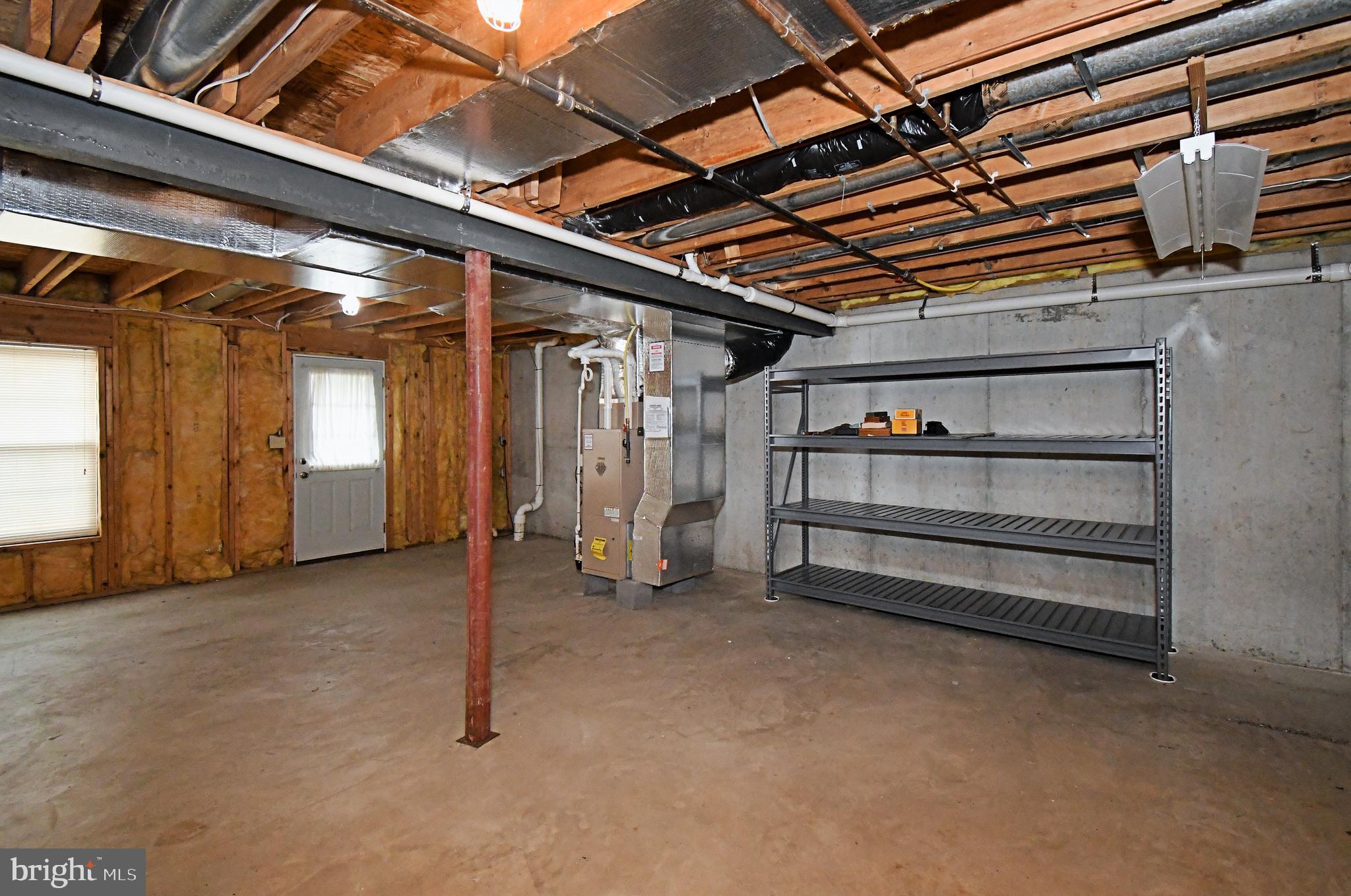 COURT AT THE LEDGES - Residential