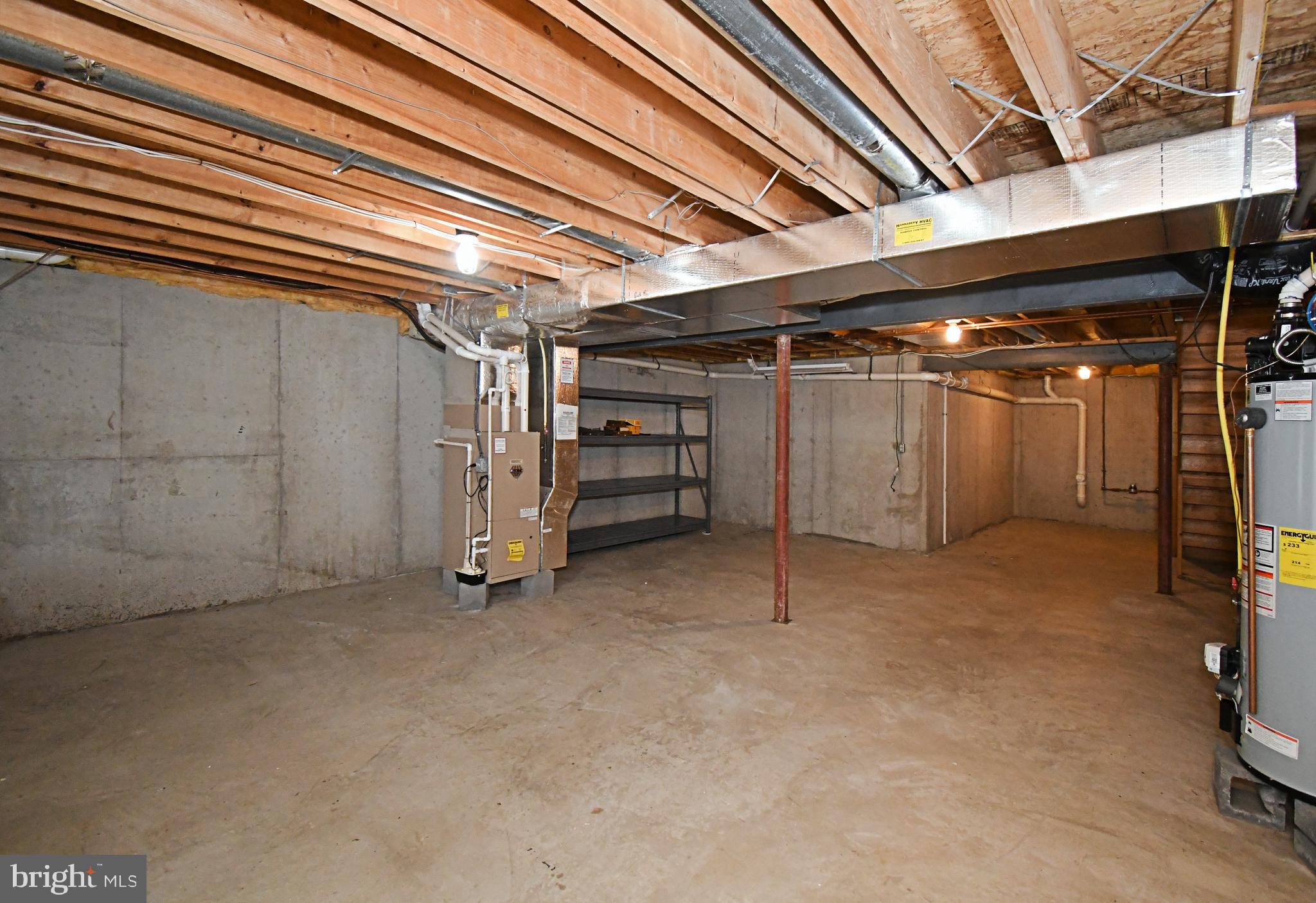 COURT AT THE LEDGES - Residential