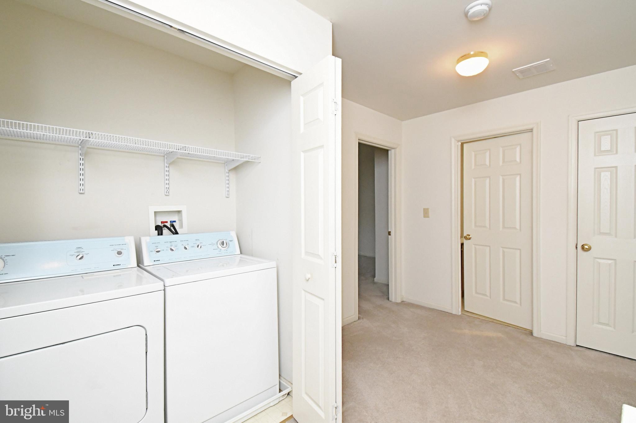 COURT AT THE LEDGES - Residential