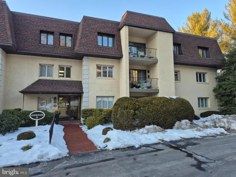 201A Summit Drive #A, Bryn Mawr, PA MLS: PADE2107680