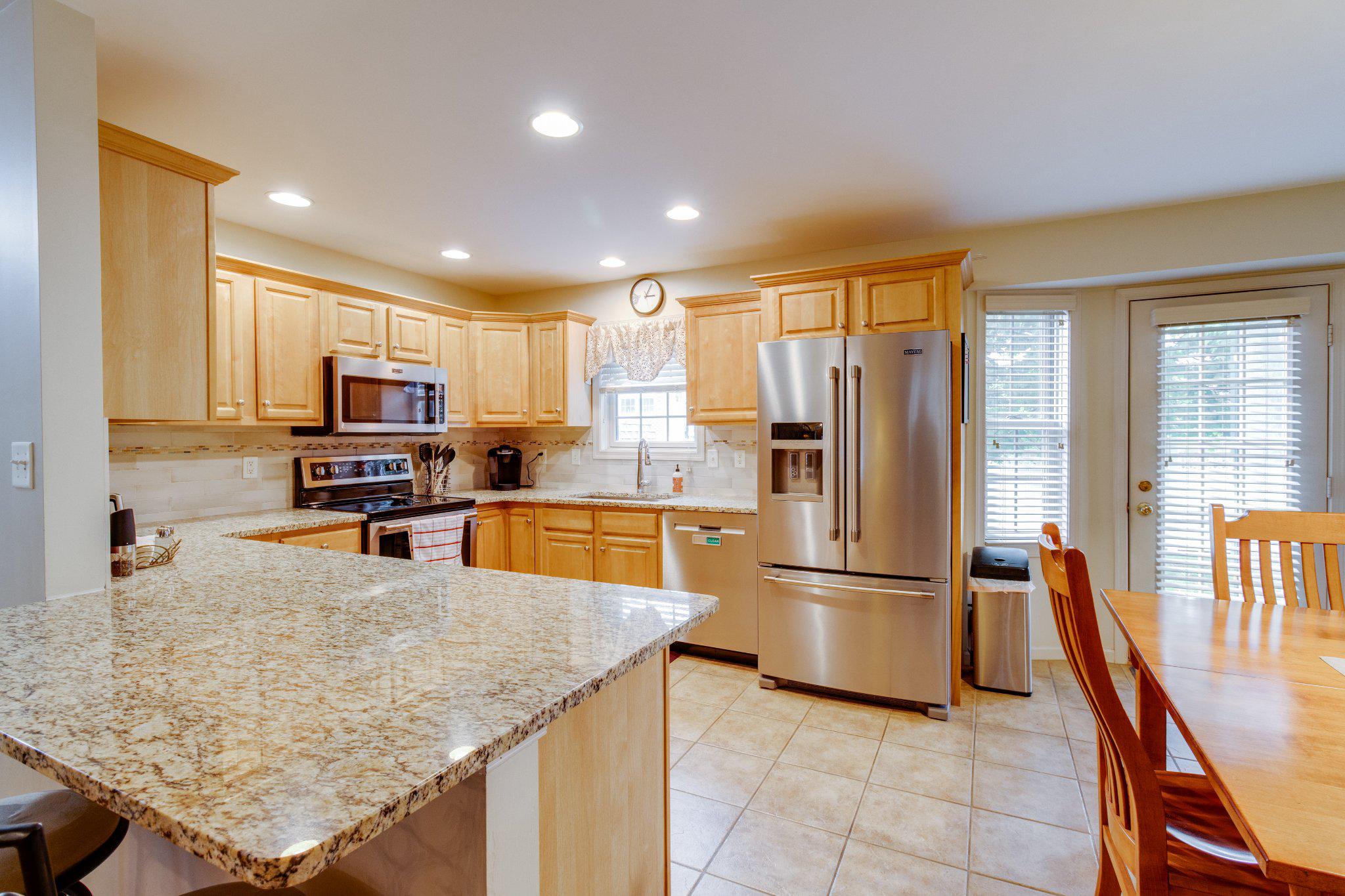 1285 WILLOW CREEK DRIVE