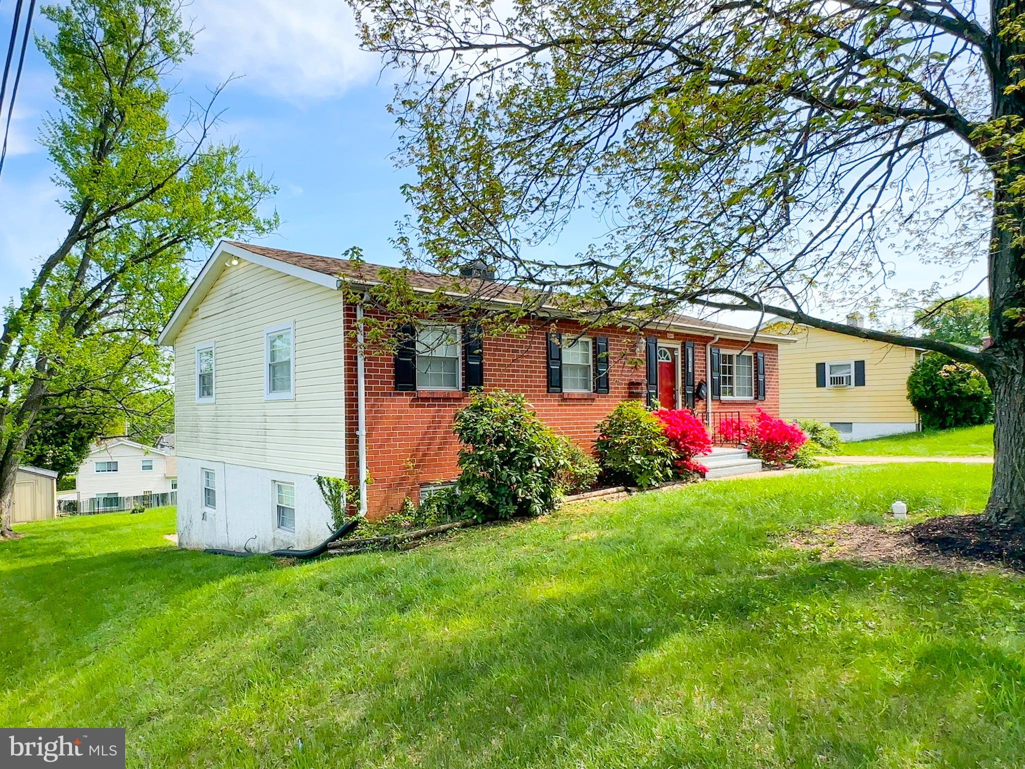 DEERFIELD - Residential Lease