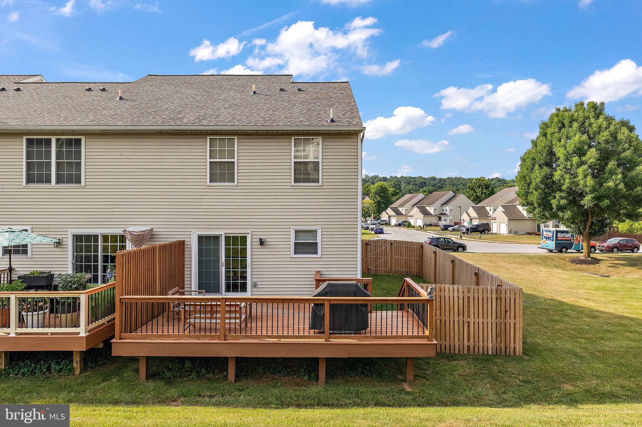 SPRING BROOK VILLAGE - Residential