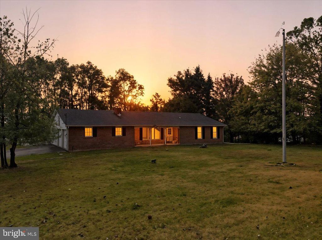 Photo of 1040 State Road, EFFORT, PA 18330 (MLS # PAMR2005748)