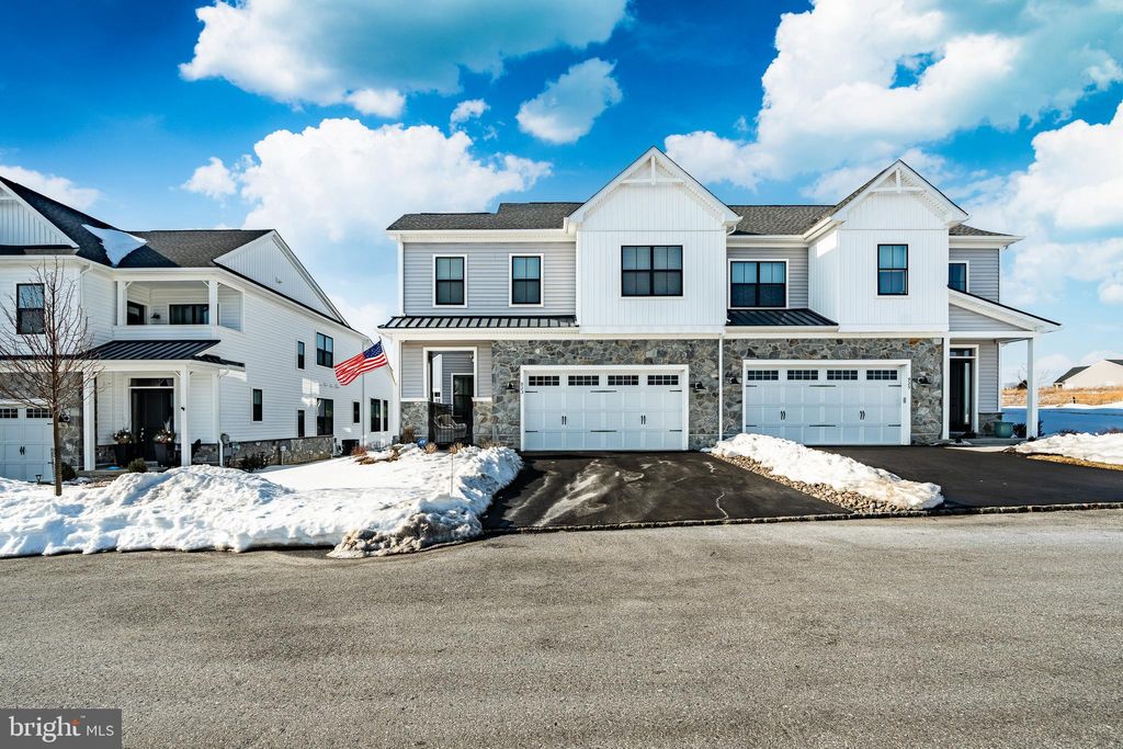 Photo of 923 Stable Way, DOWNINGTOWN, PA 19335 (MLS # PACT2117818)