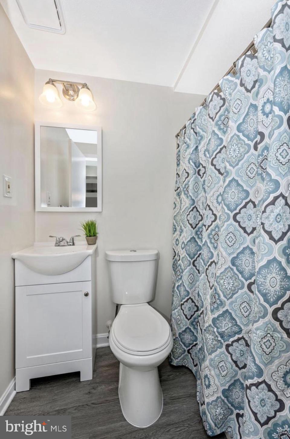 ROBIN MEADOWS - Residential