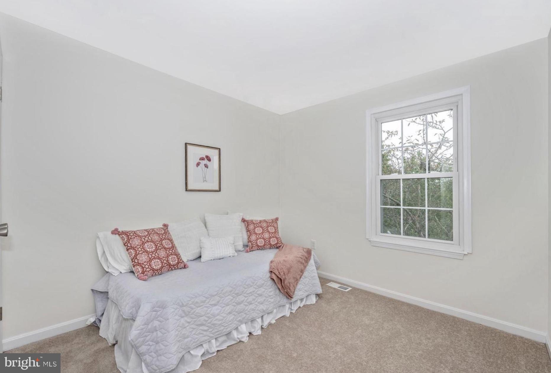 ROBIN MEADOWS - Residential