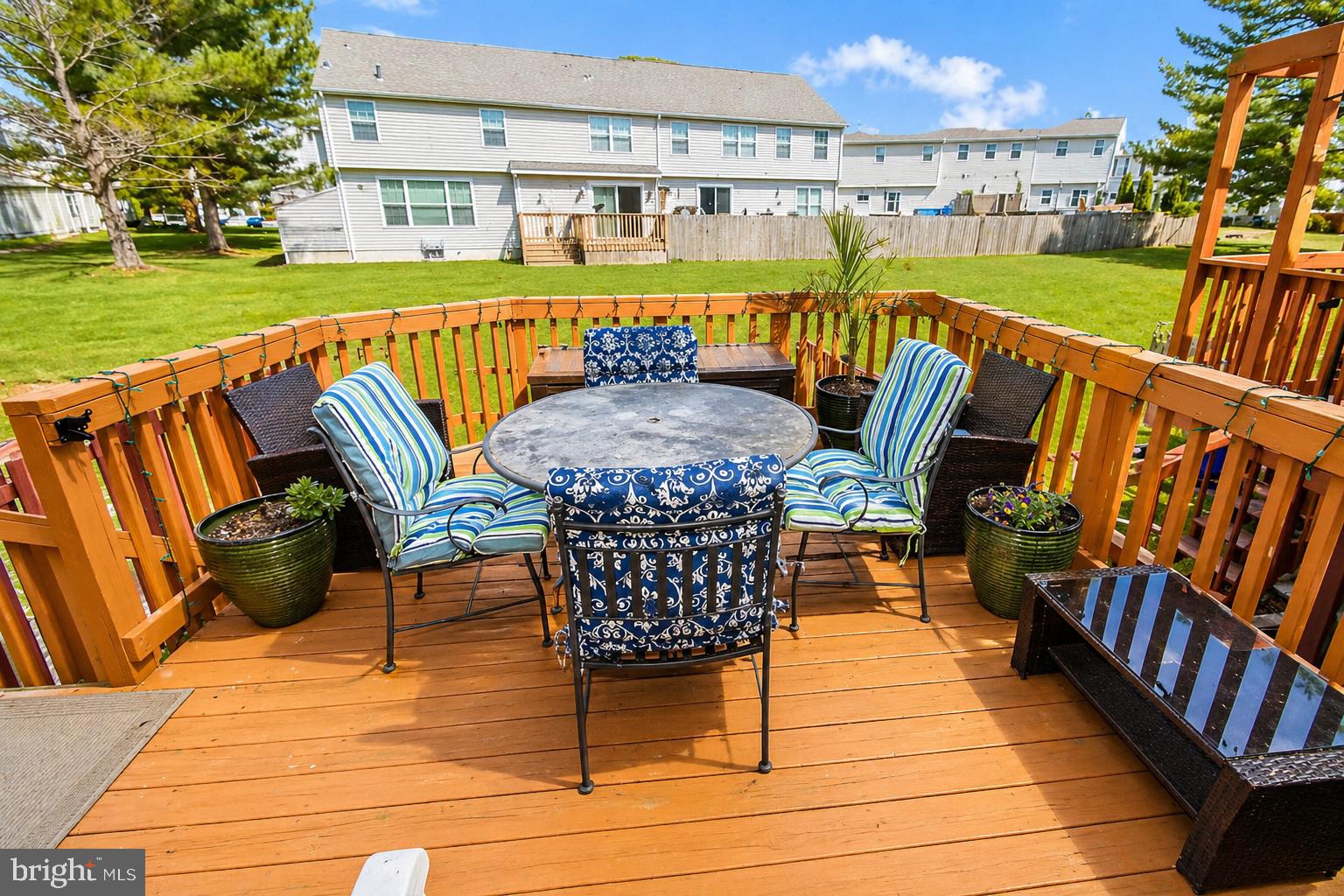 ROBIN MEADOWS - Residential