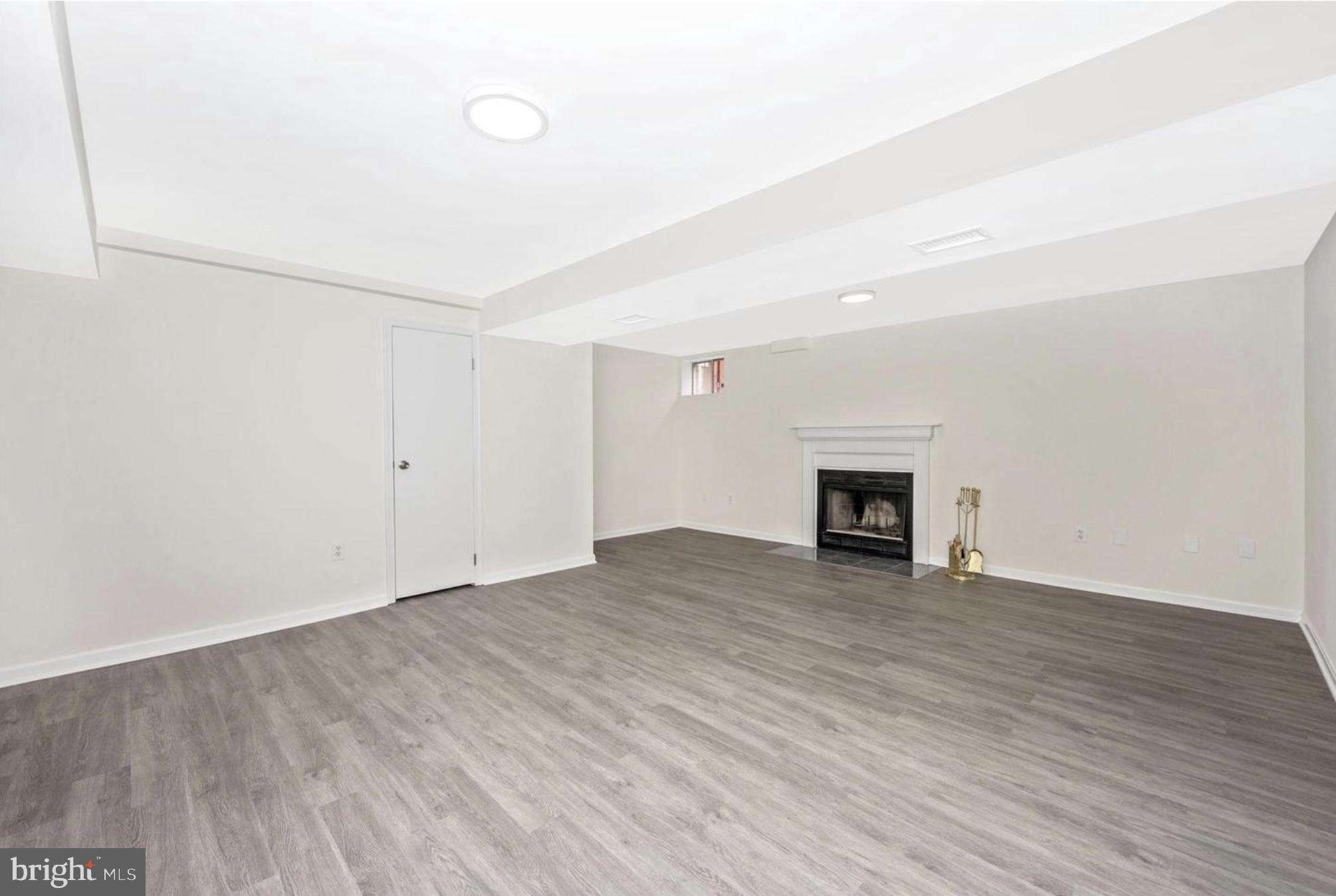 ROBIN MEADOWS - Residential