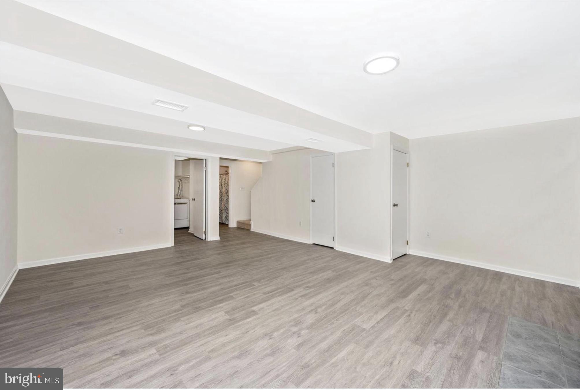 ROBIN MEADOWS - Residential