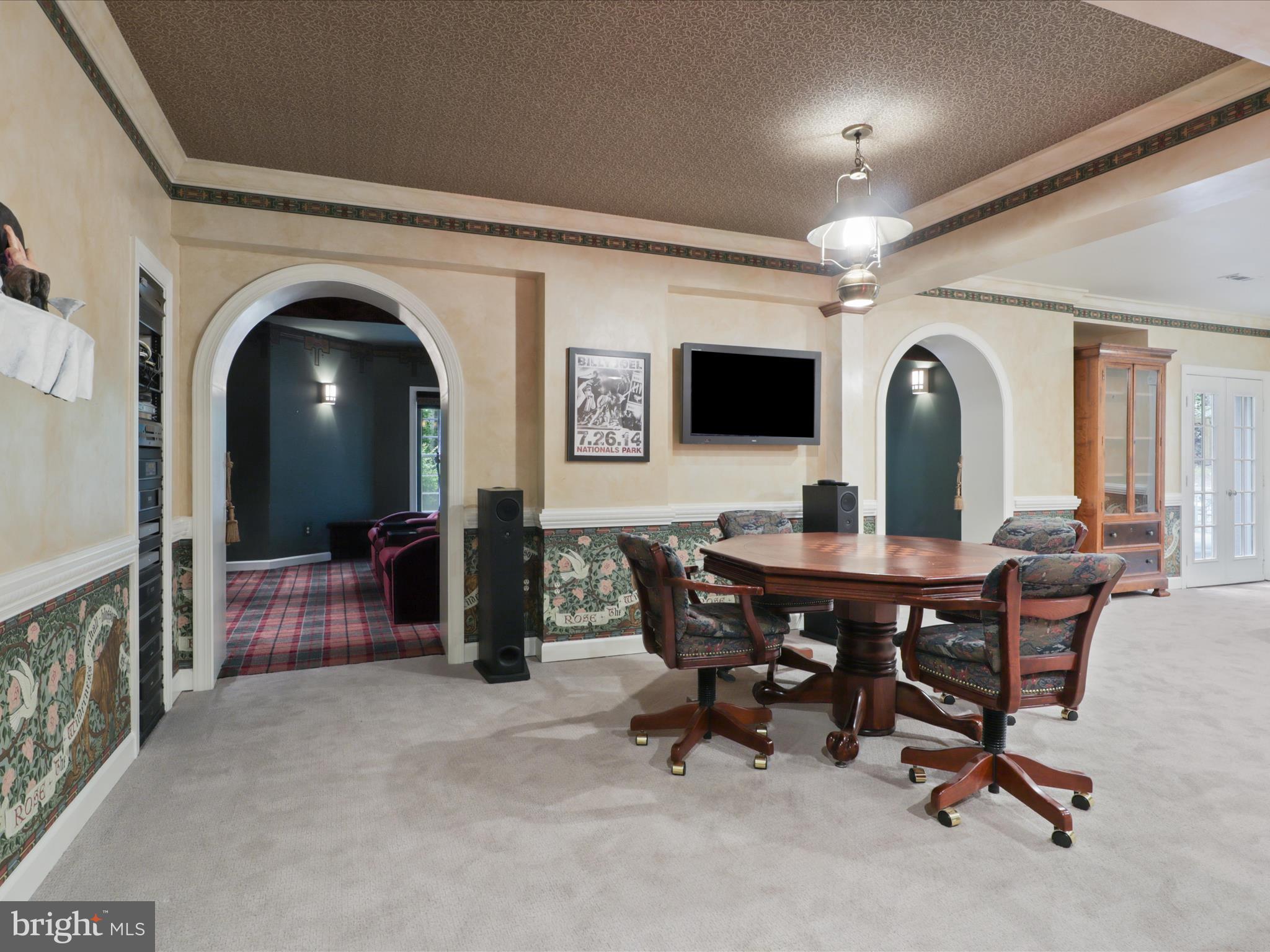 TWELVE OAKS - Residential