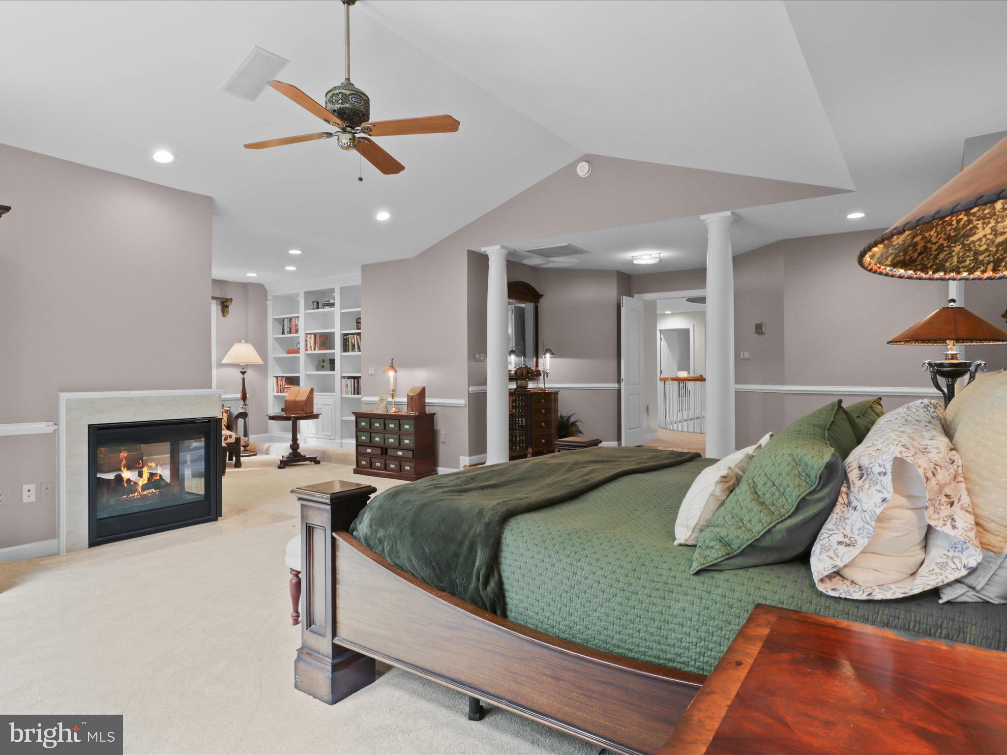 TWELVE OAKS - Residential