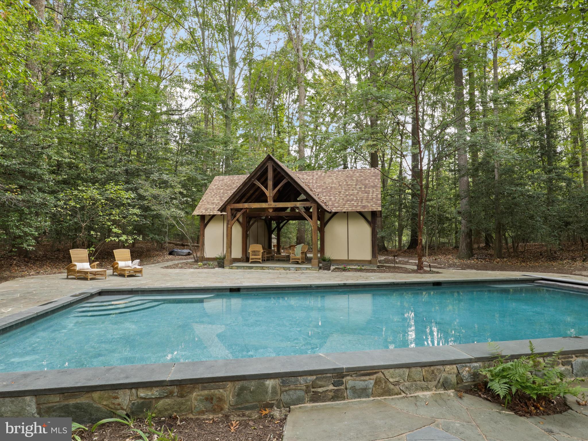 TWELVE OAKS - Residential