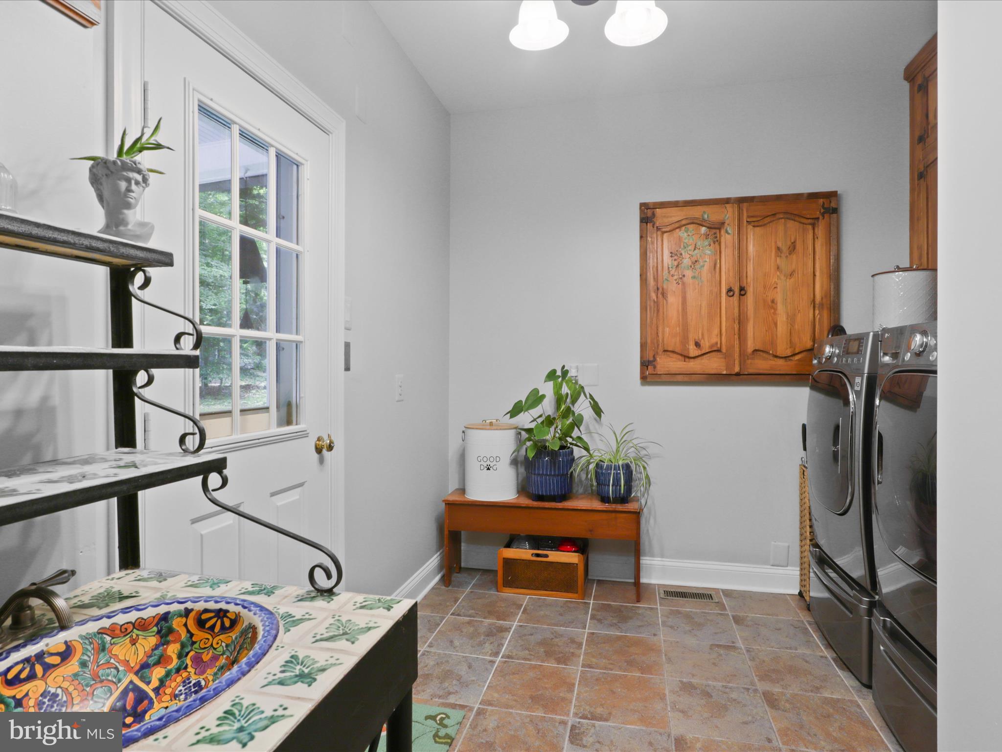 TWELVE OAKS - Residential