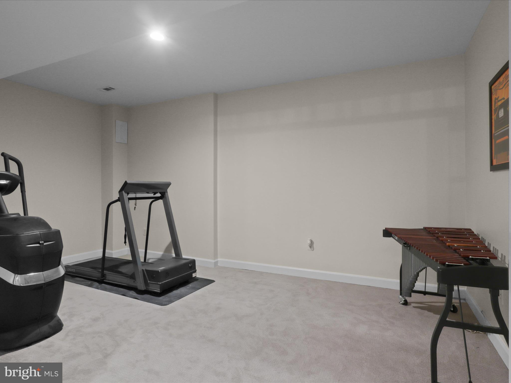 TWELVE OAKS - Residential