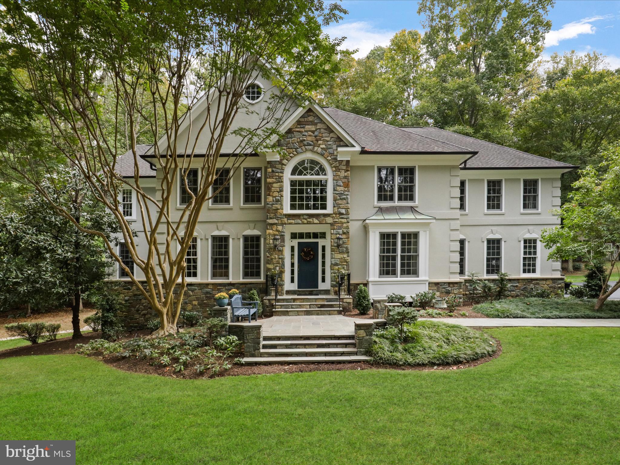 TWELVE OAKS - Residential