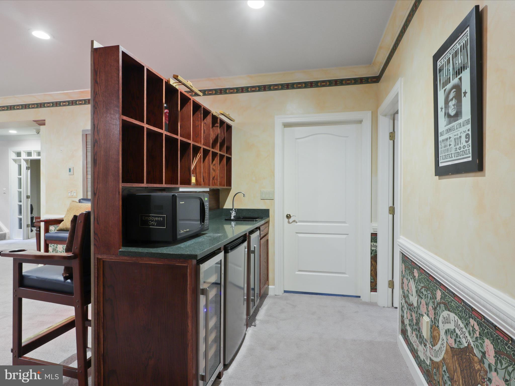 TWELVE OAKS - Residential