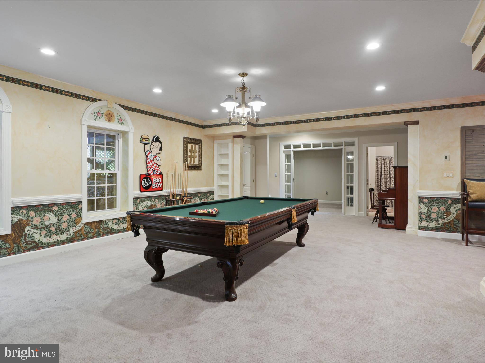 TWELVE OAKS - Residential