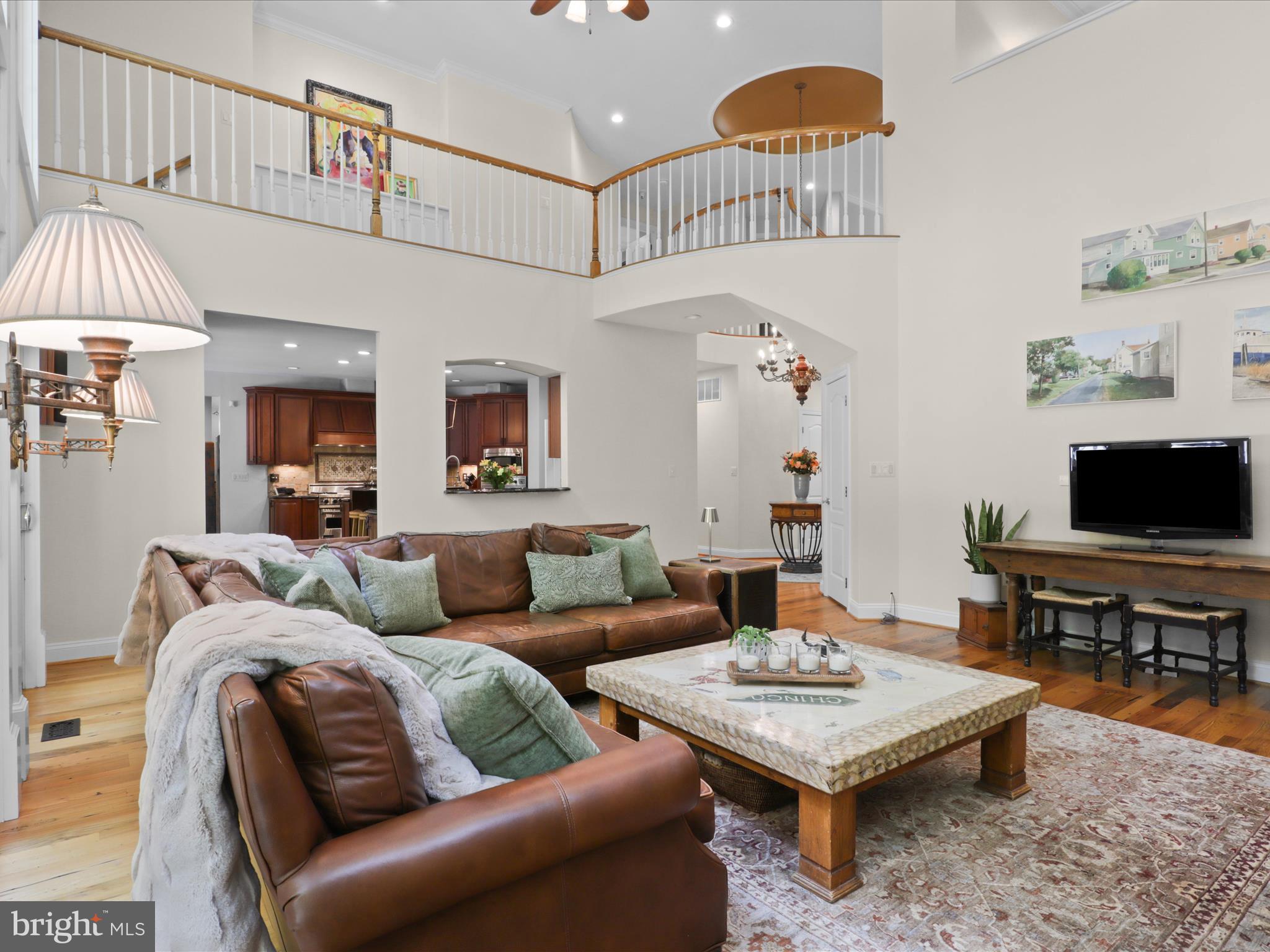 TWELVE OAKS - Residential