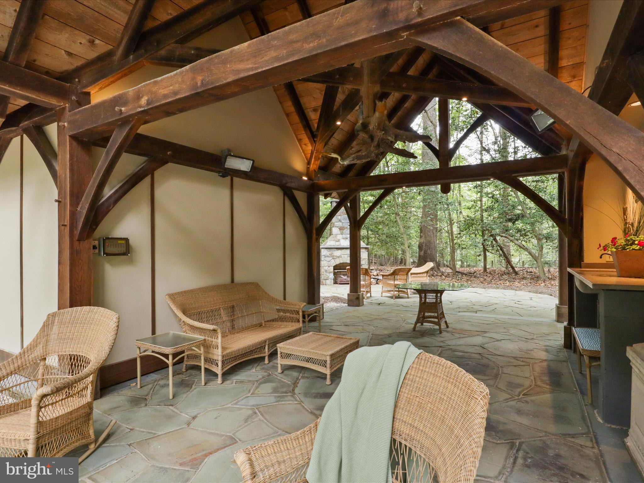 TWELVE OAKS - Residential