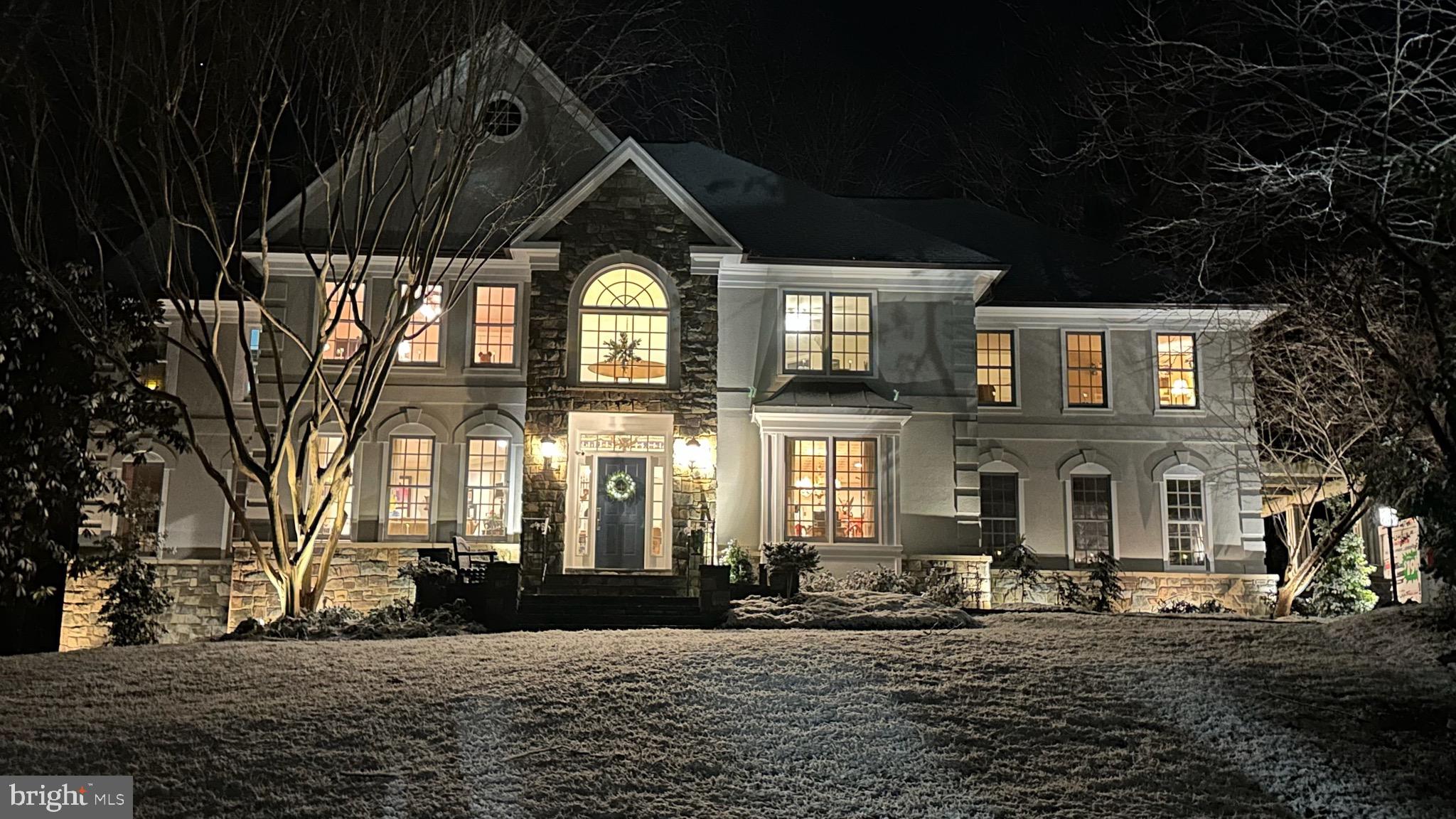 TWELVE OAKS - Residential