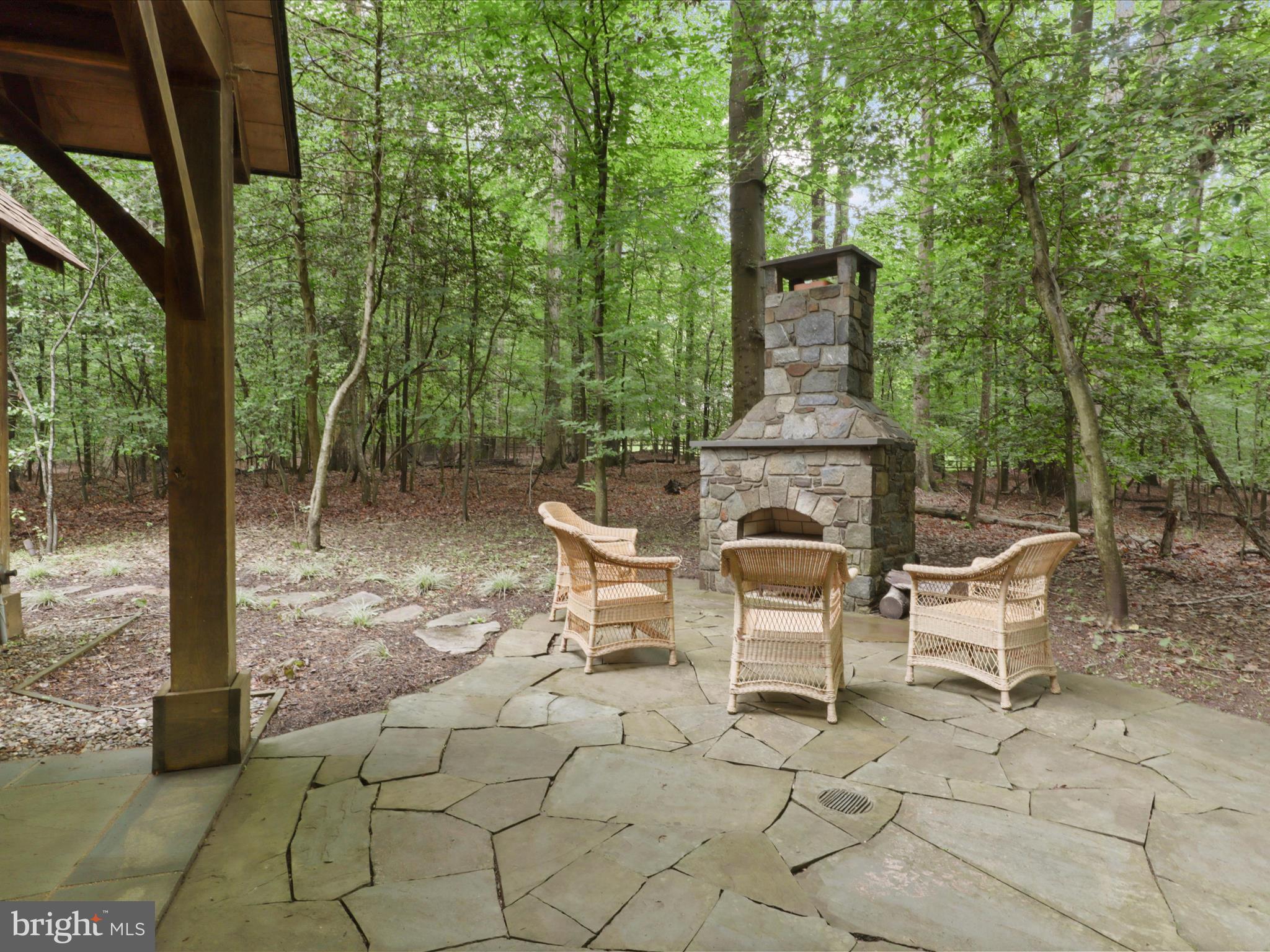 TWELVE OAKS - Residential