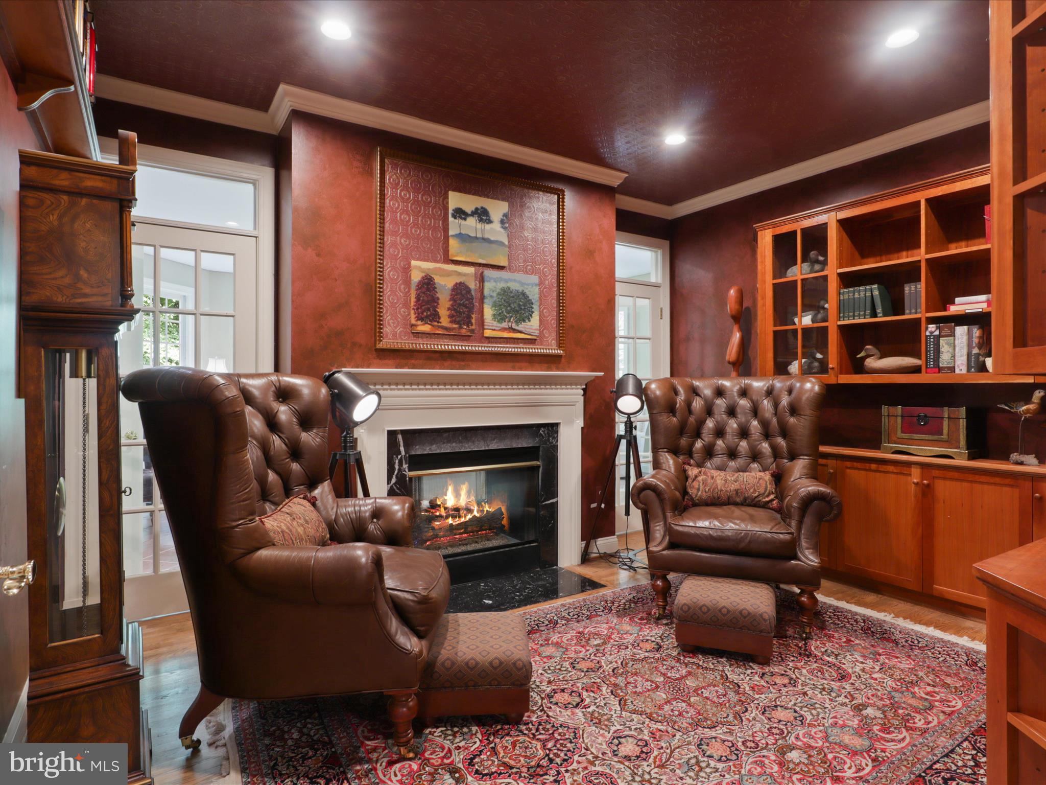 TWELVE OAKS - Residential