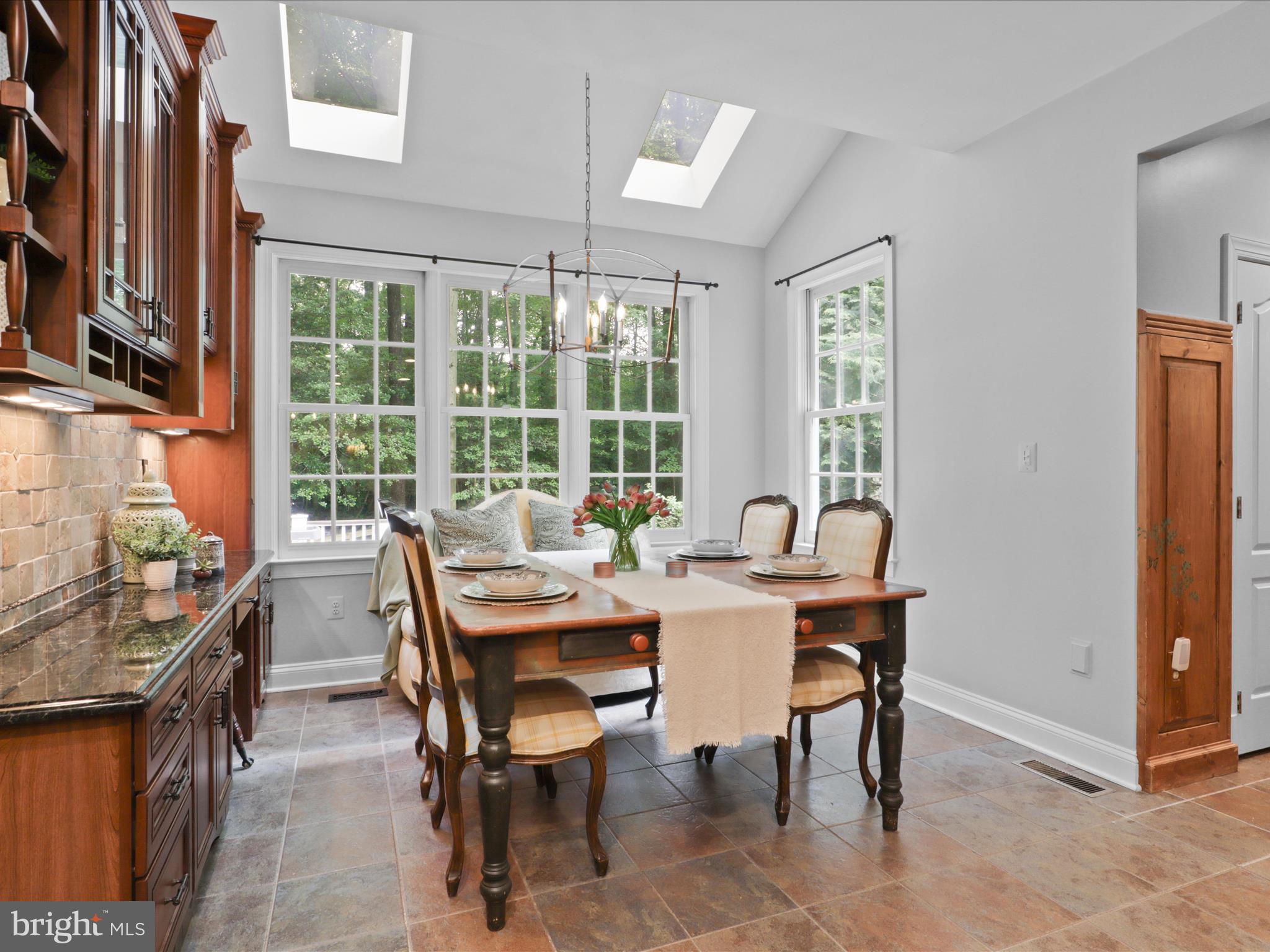 TWELVE OAKS - Residential