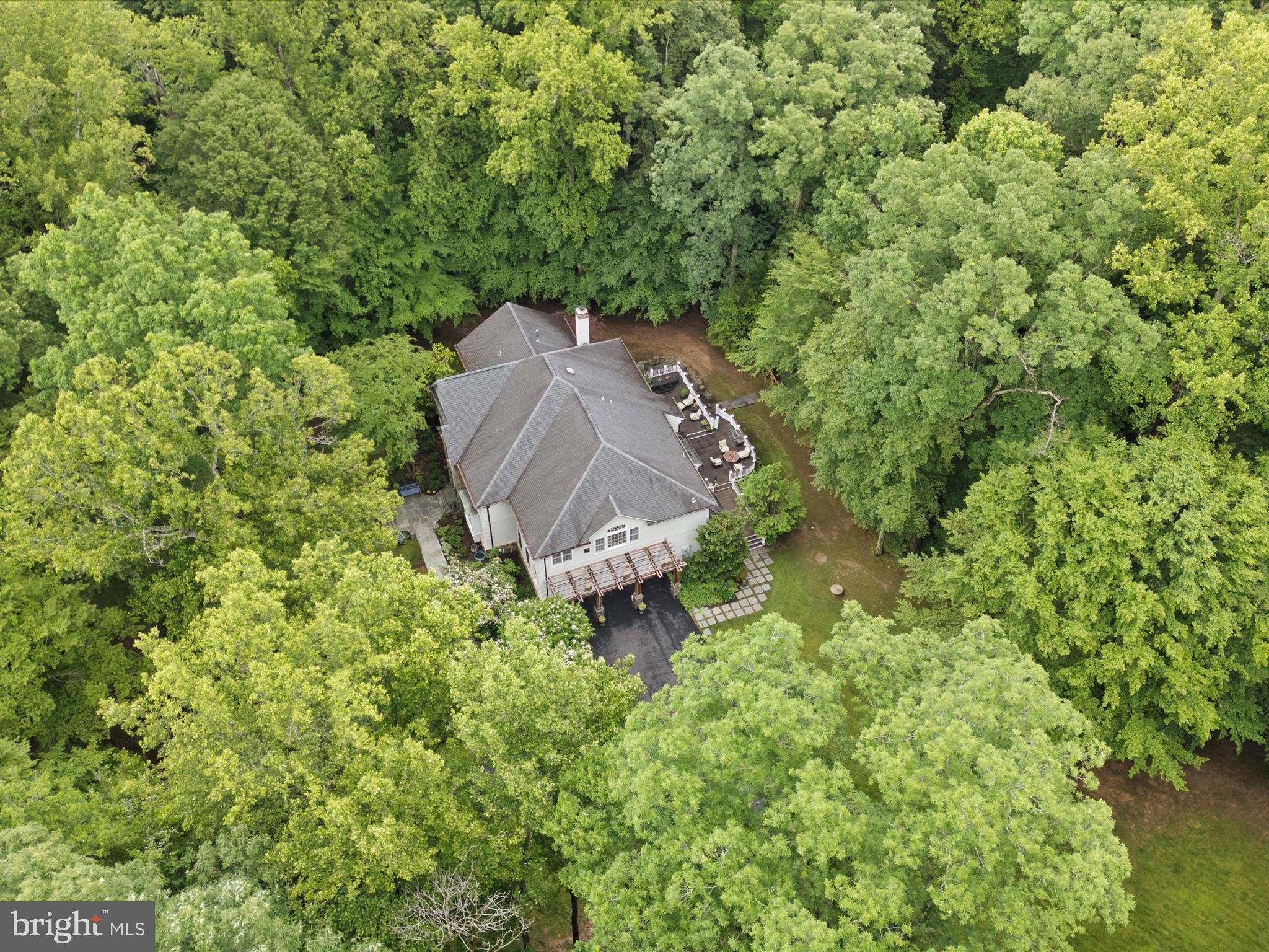 TWELVE OAKS - Residential