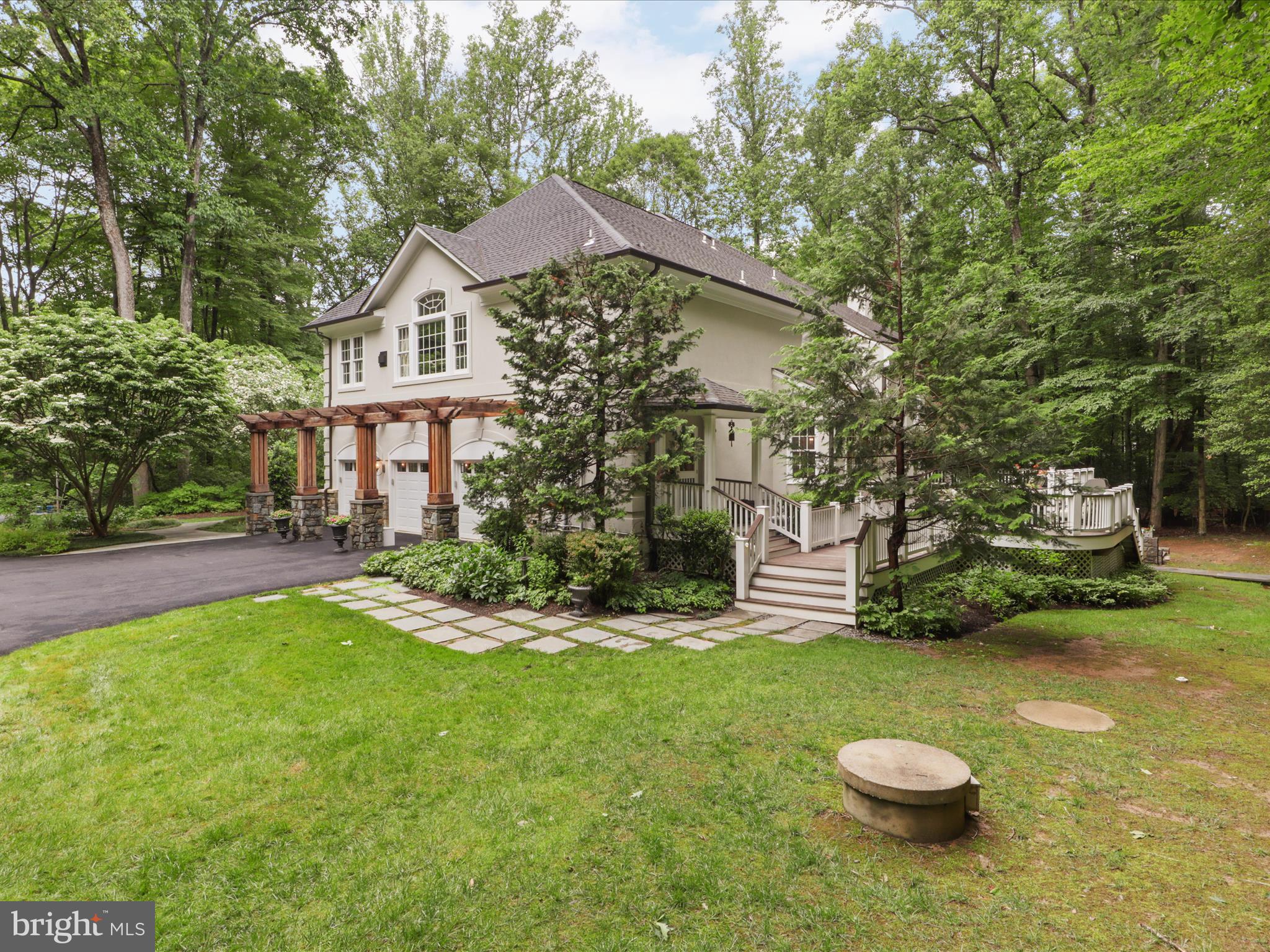 TWELVE OAKS - Residential