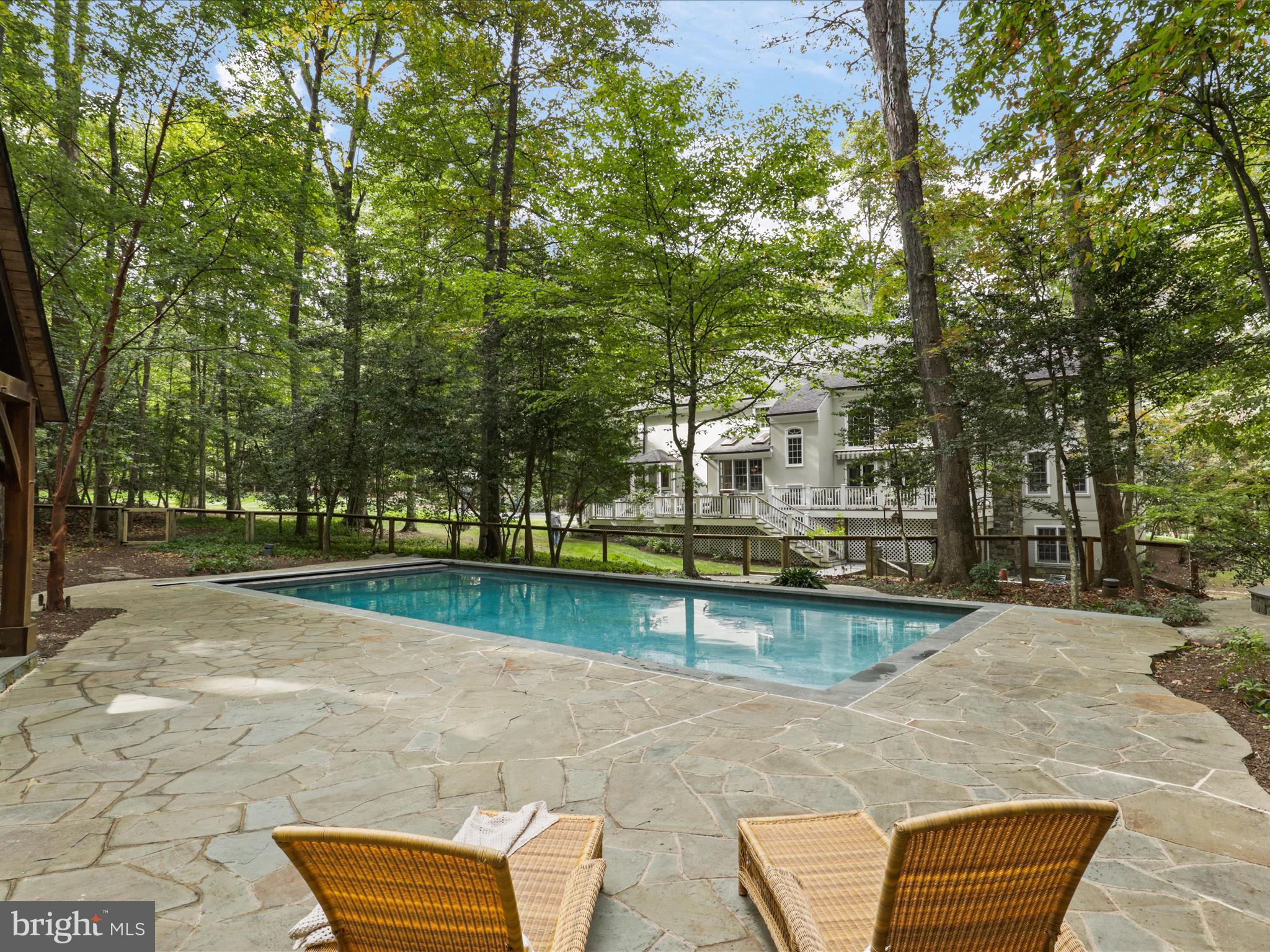 TWELVE OAKS - Residential