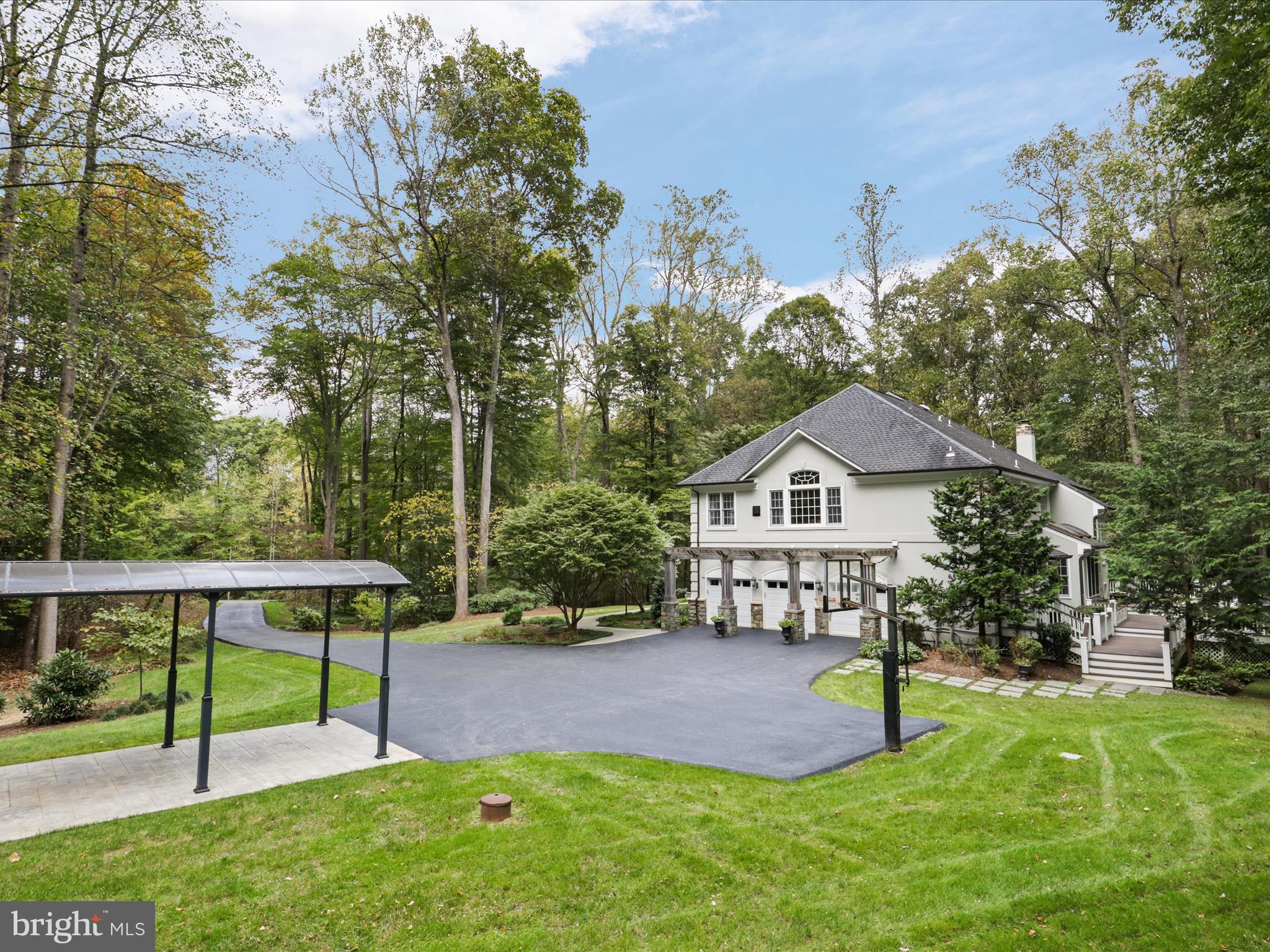 TWELVE OAKS - Residential