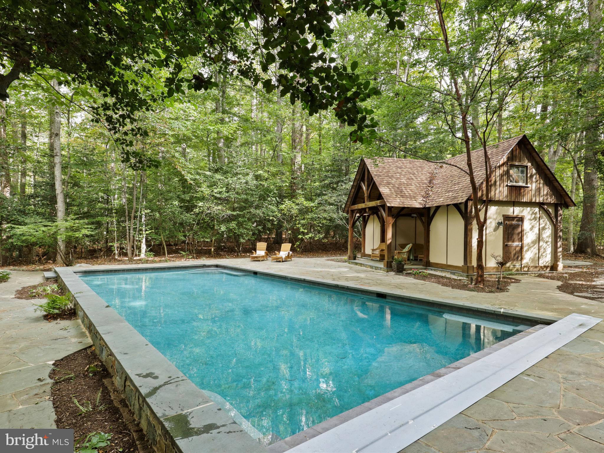 TWELVE OAKS - Residential