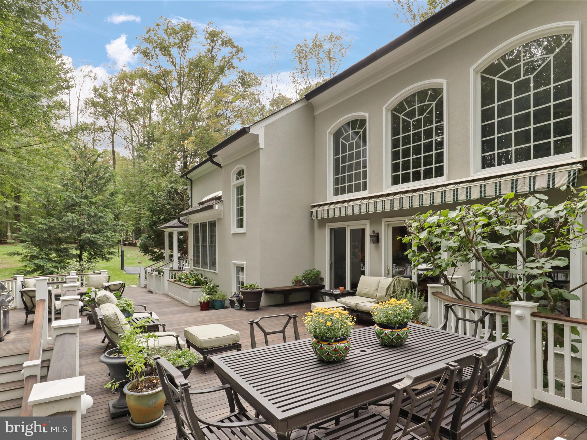 TWELVE OAKS - Residential