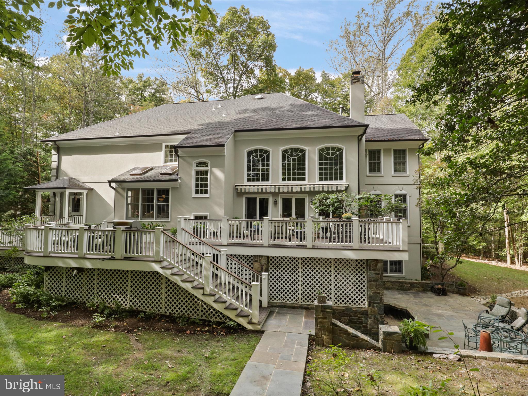 TWELVE OAKS - Residential