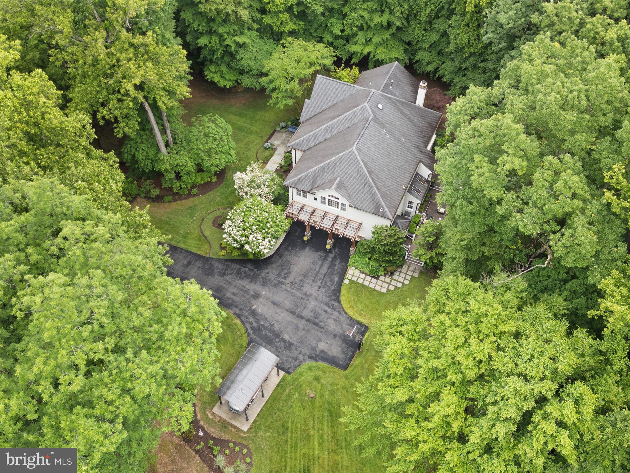 TWELVE OAKS - Residential