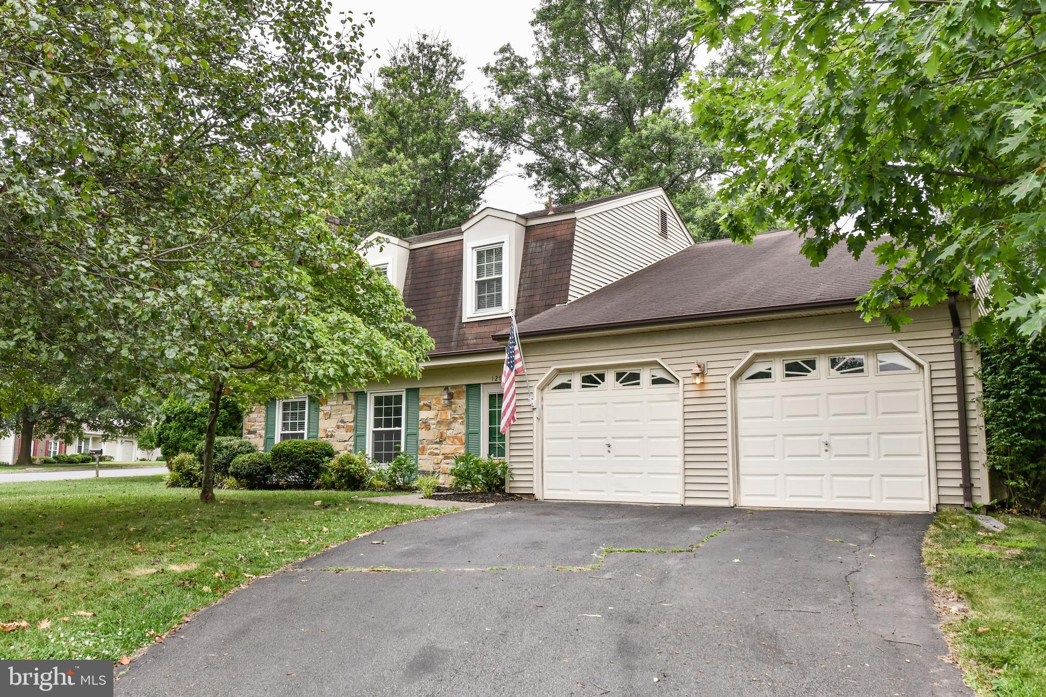 KINGSTON CHASE - Residential