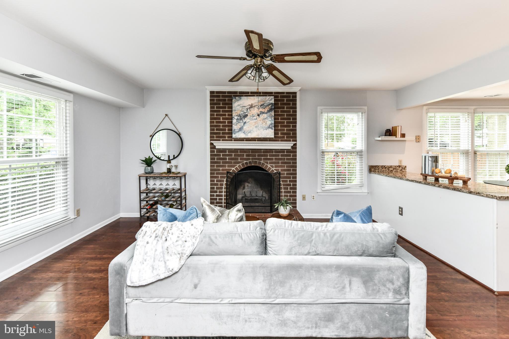 KINGSTON CHASE - Residential