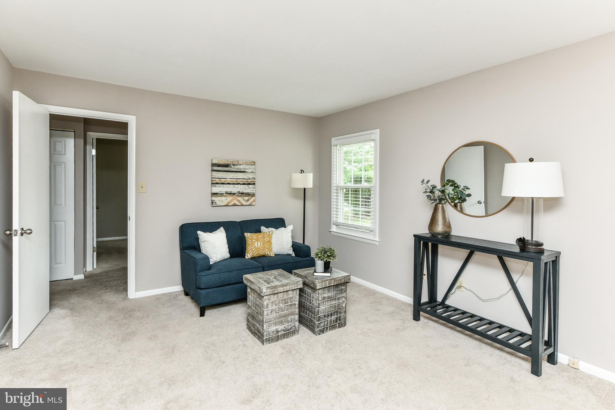 KINGSTON CHASE - Residential